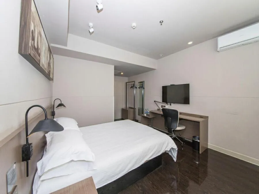 Bed in Jinjiang Inn Yangzhou Slender West Lake Dongguan Street