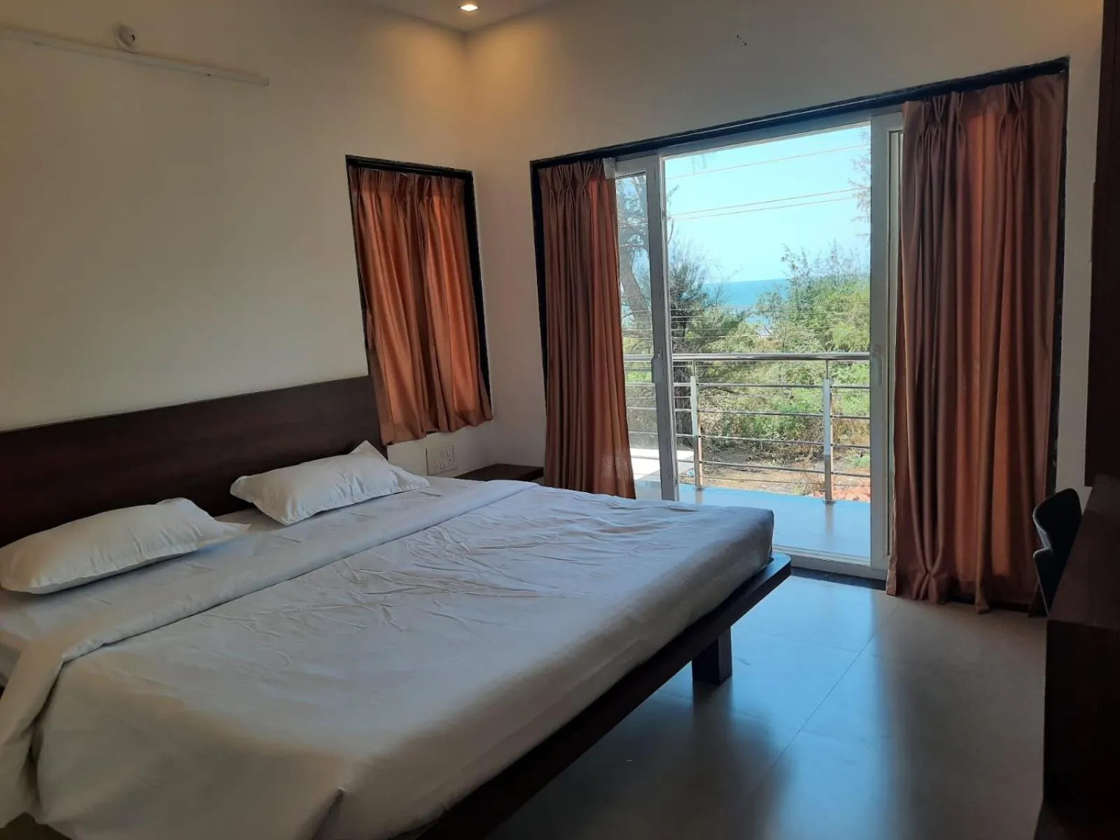 Bed in Raapan Beach Resort