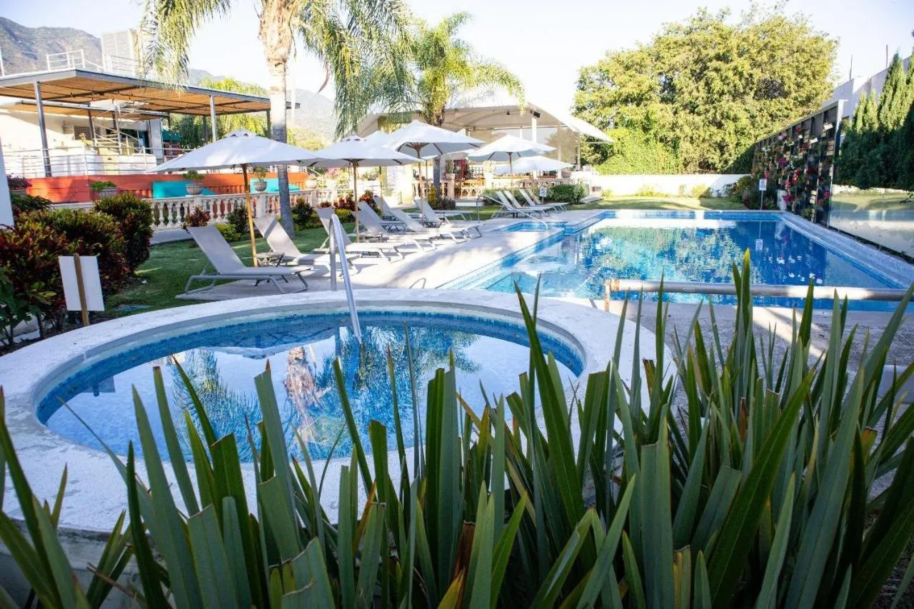 Swimming pool in Hotel del Pescador