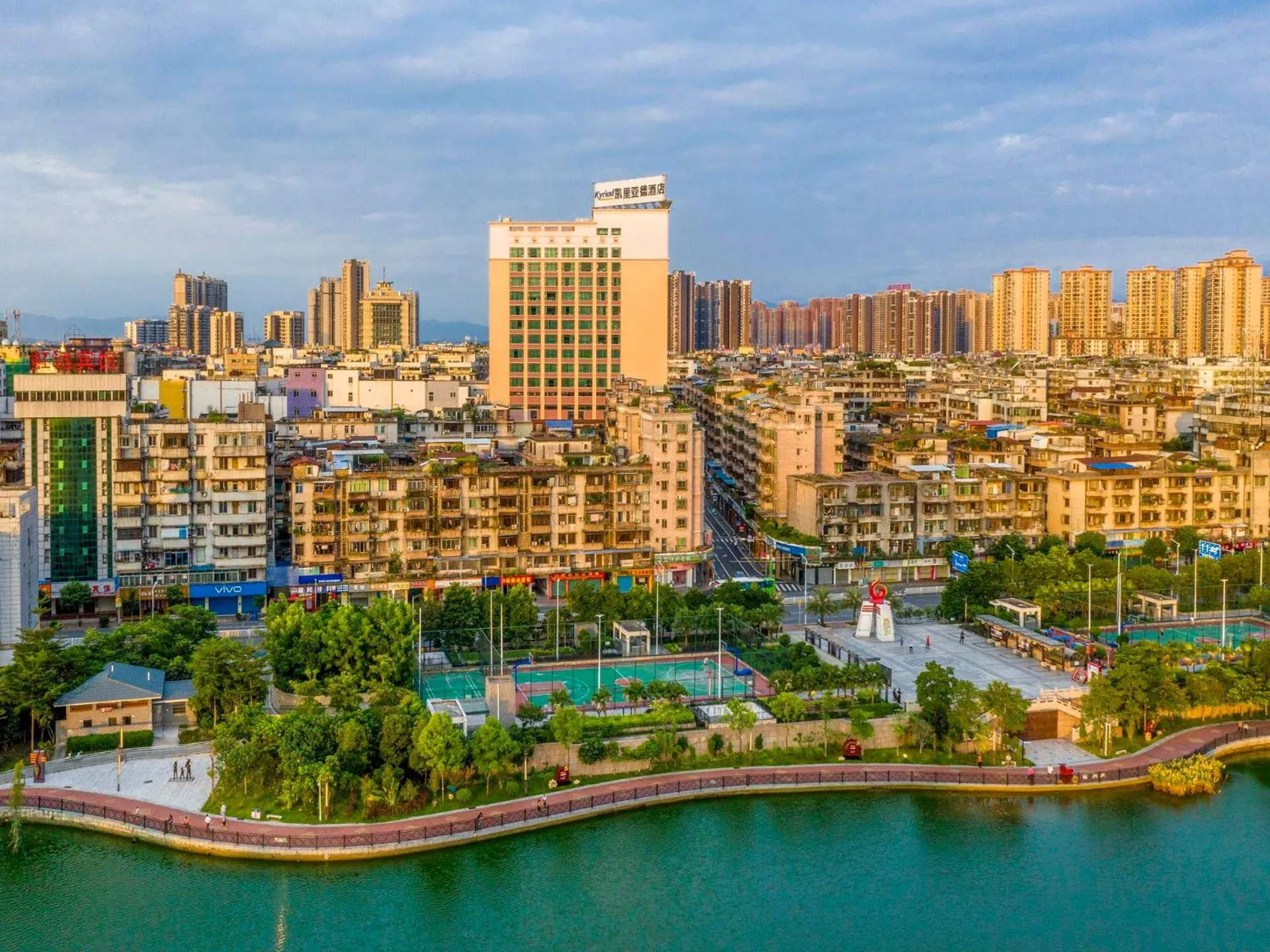 Kyriad Marvelous Hotel Qingyuan City Square