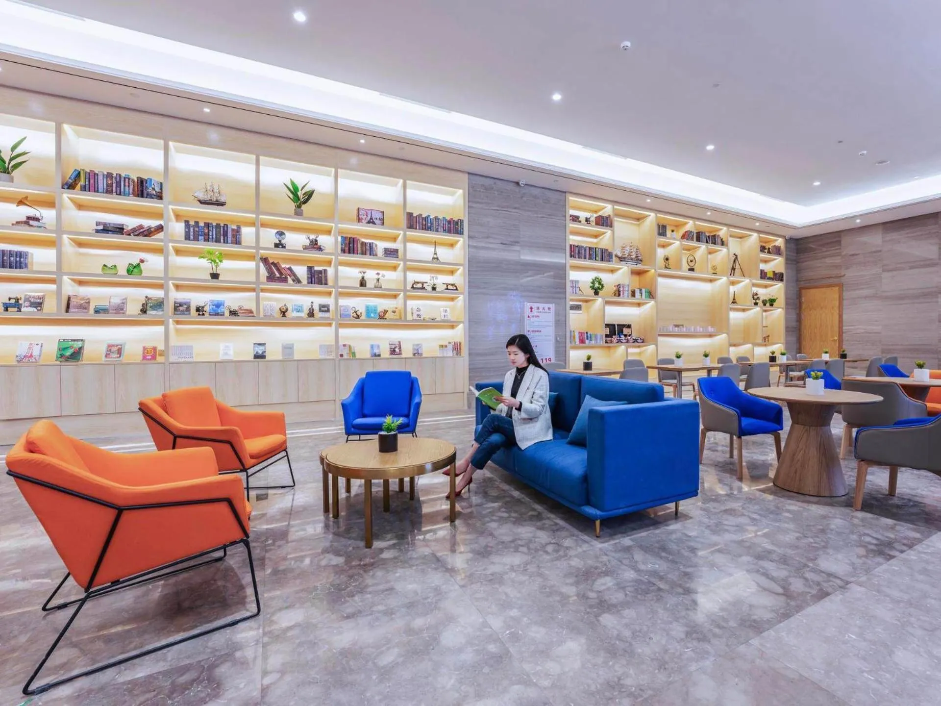 Kyriad Marvelous Hotel Heyuan Wanda Plaza