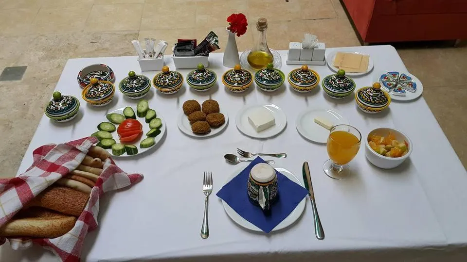 Restaurant/places to eat in Dar Sitti Aziza