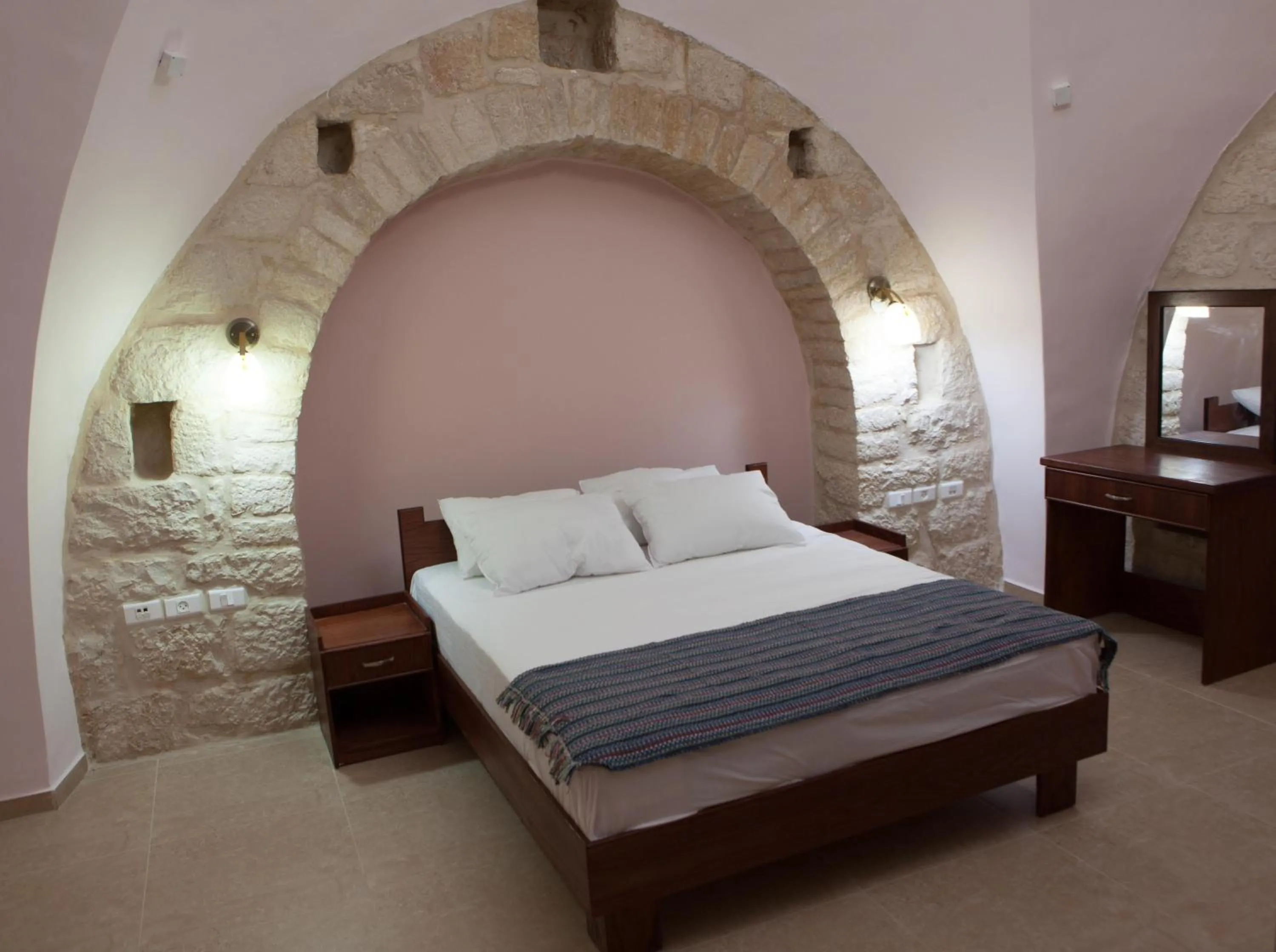 Bed in Dar Sitti Aziza