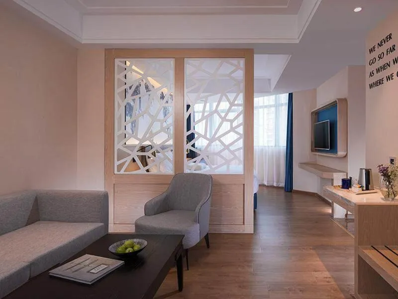 Kyriad Marvelous Hotel Heyuan Wanlong City