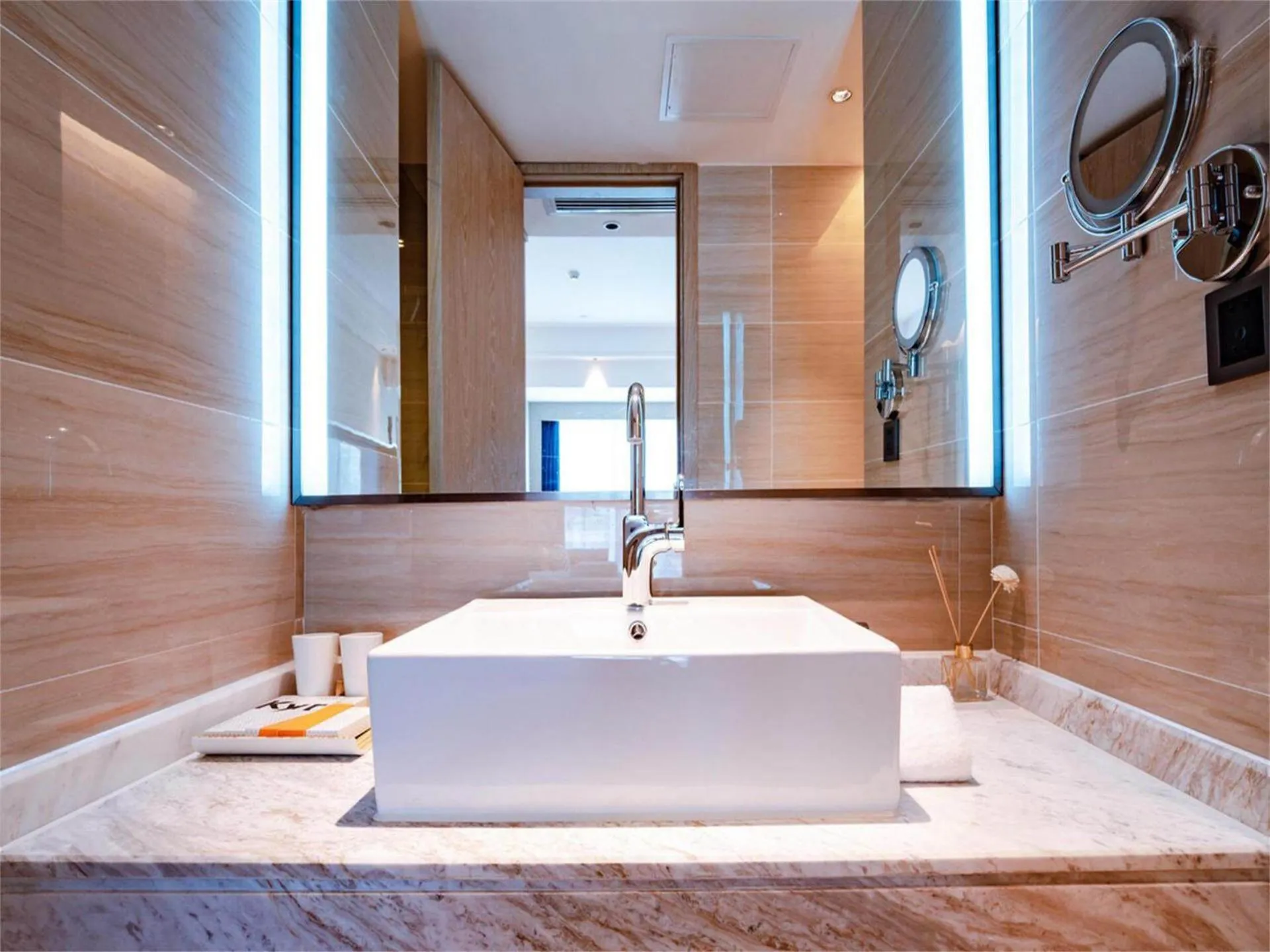 Kyriad Hotel Shenzhen Pingdi Low Carbon City