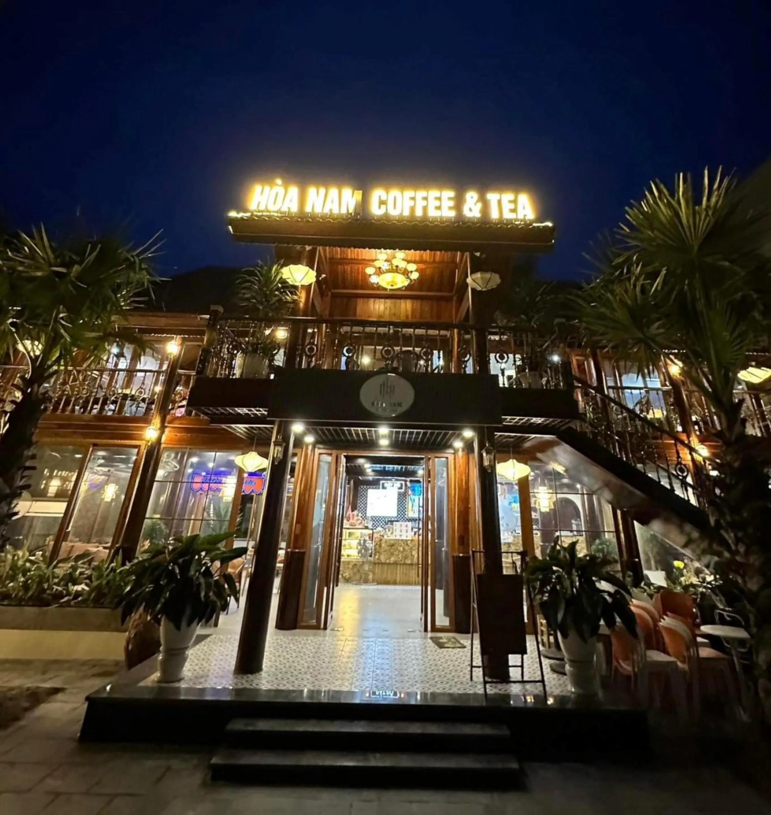 Property building in Hòa Nam Hotel