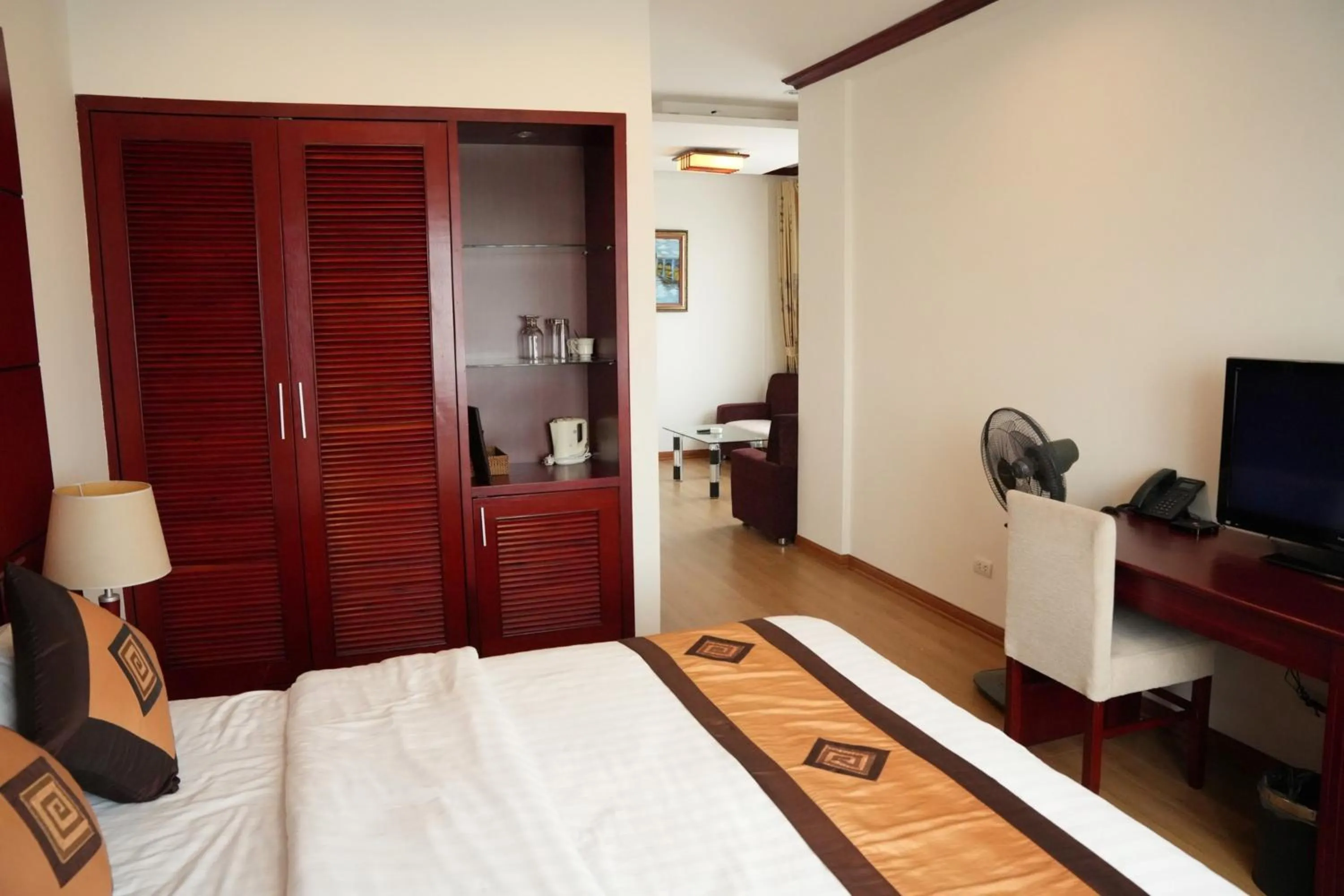 Bed in Hòa Nam Hotel