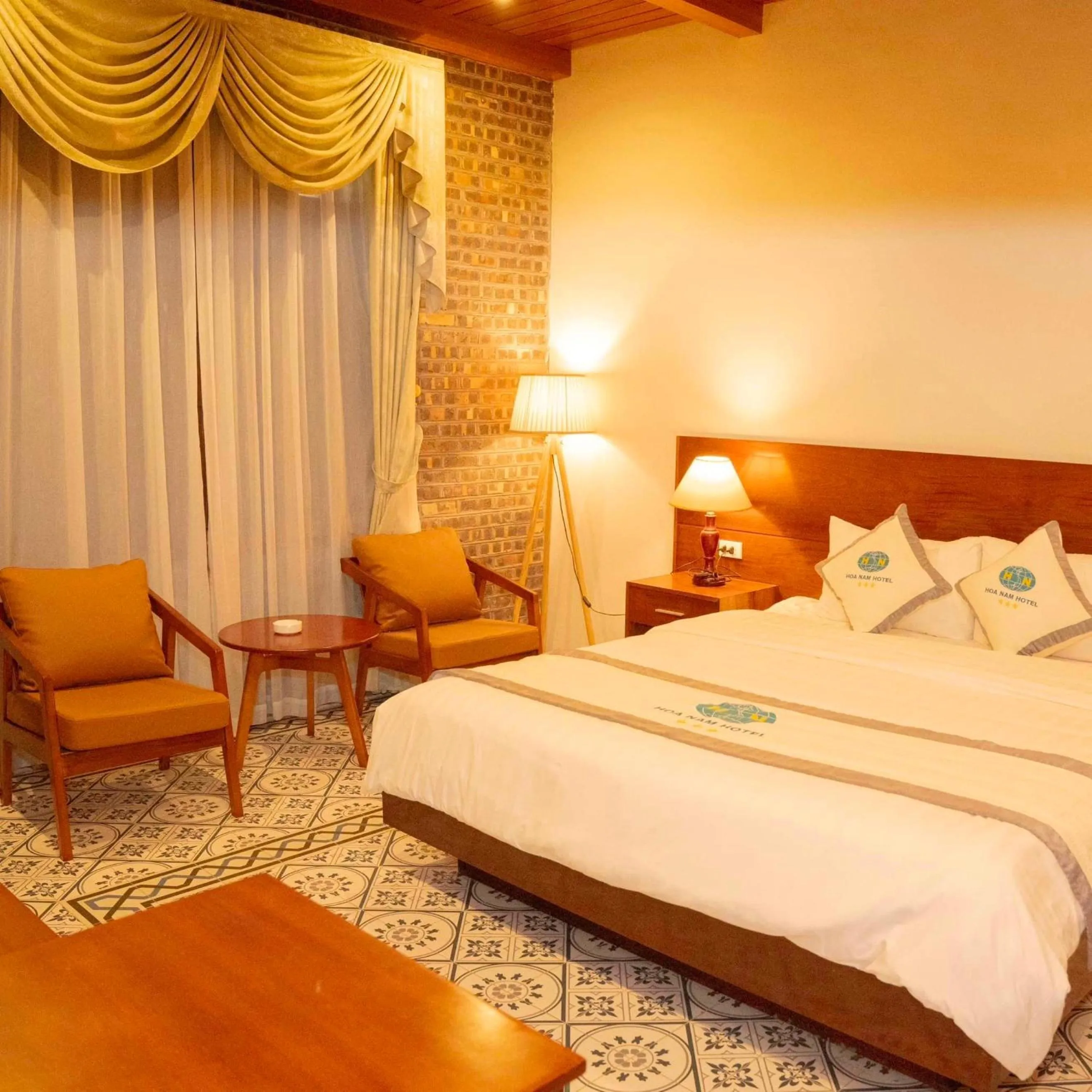 Bed in Hòa Nam Hotel