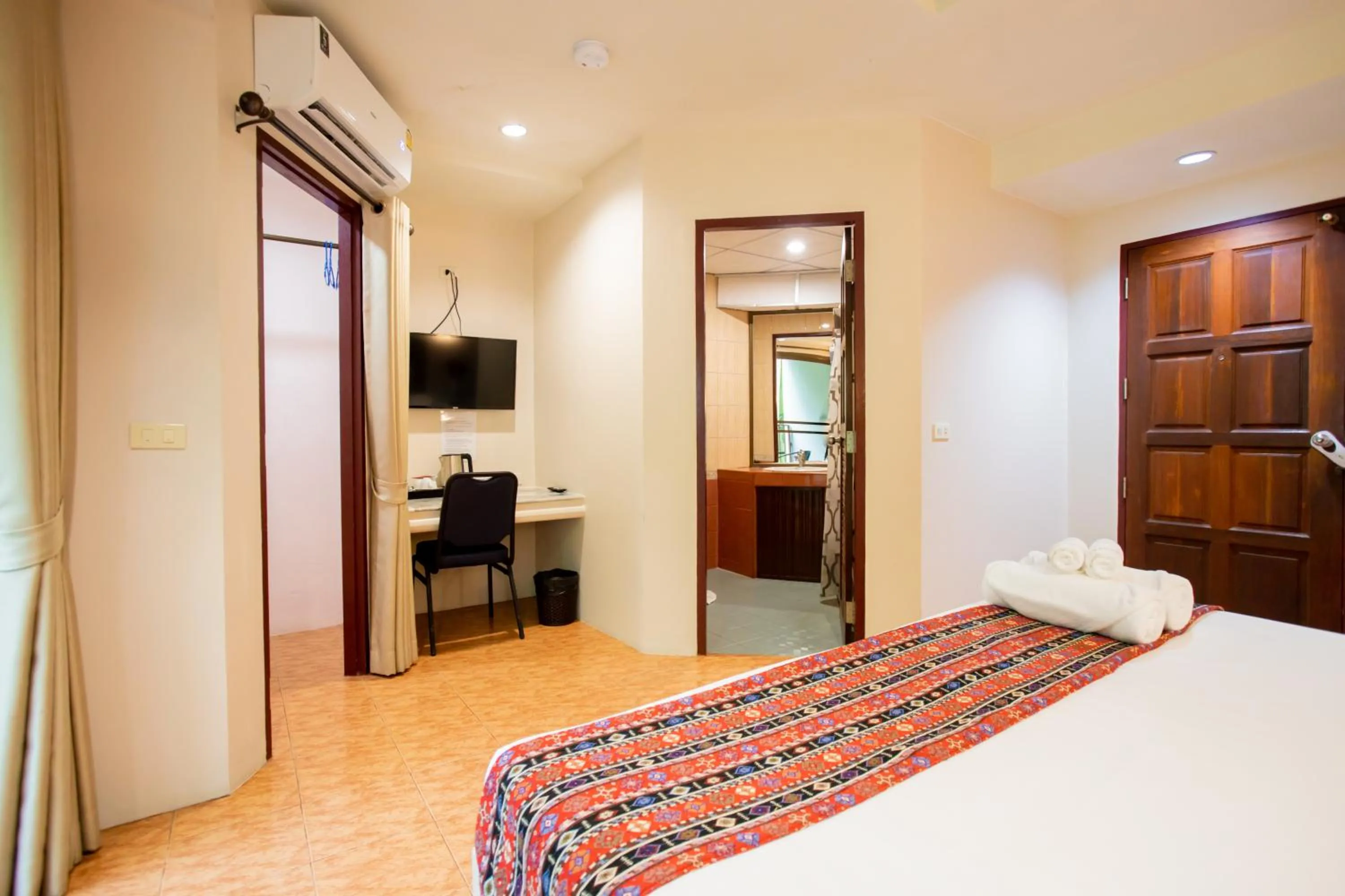 TV and multimedia, Bed in Tri's Miracle Kata Beach Side