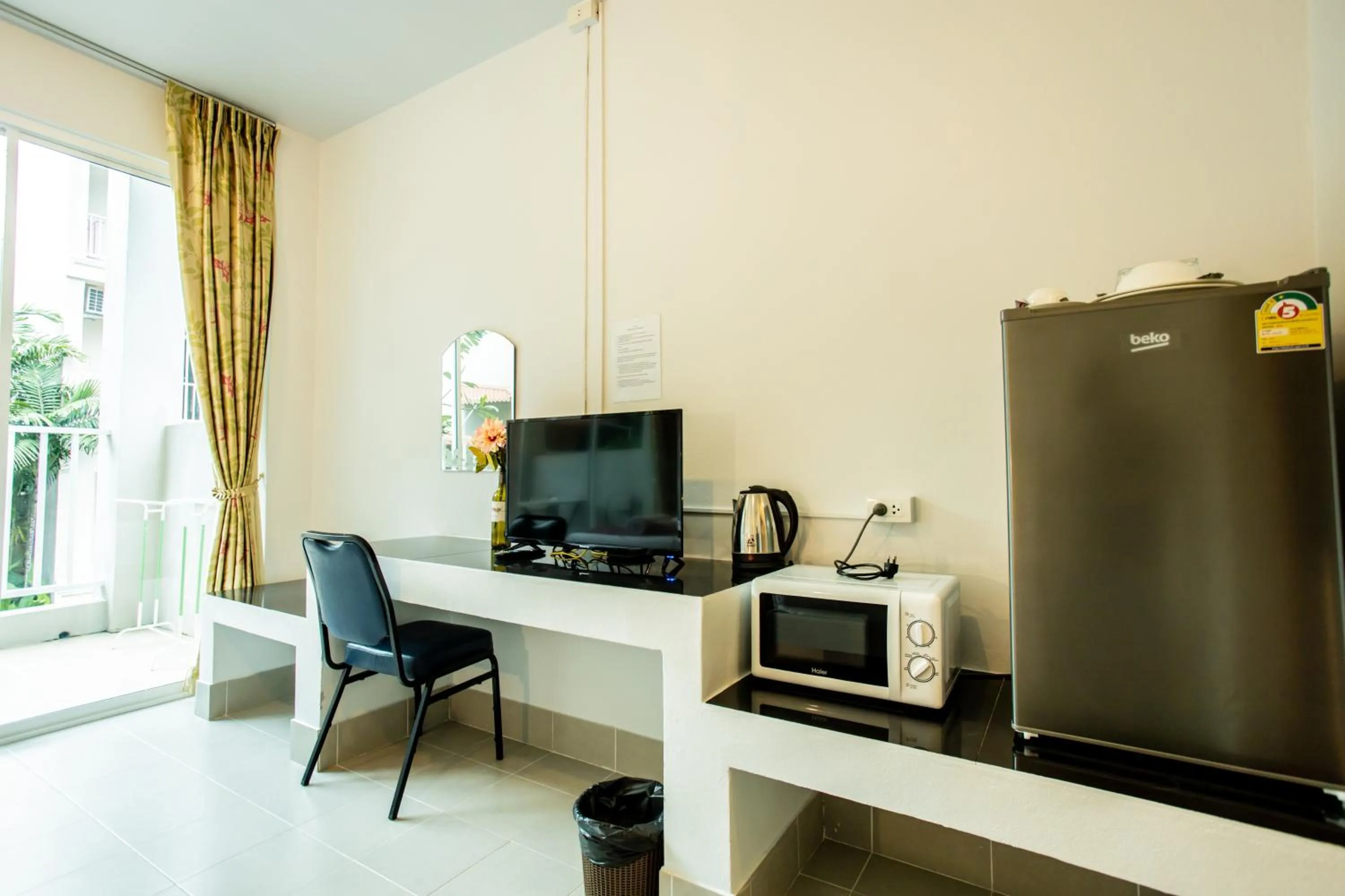 TV and multimedia in Tri's Miracle Kata Beach Side