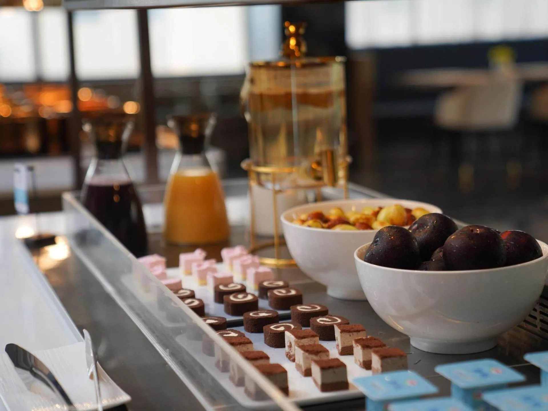 Kyriad Hotel Baoying Jinyuan Square High-speed Railway Station