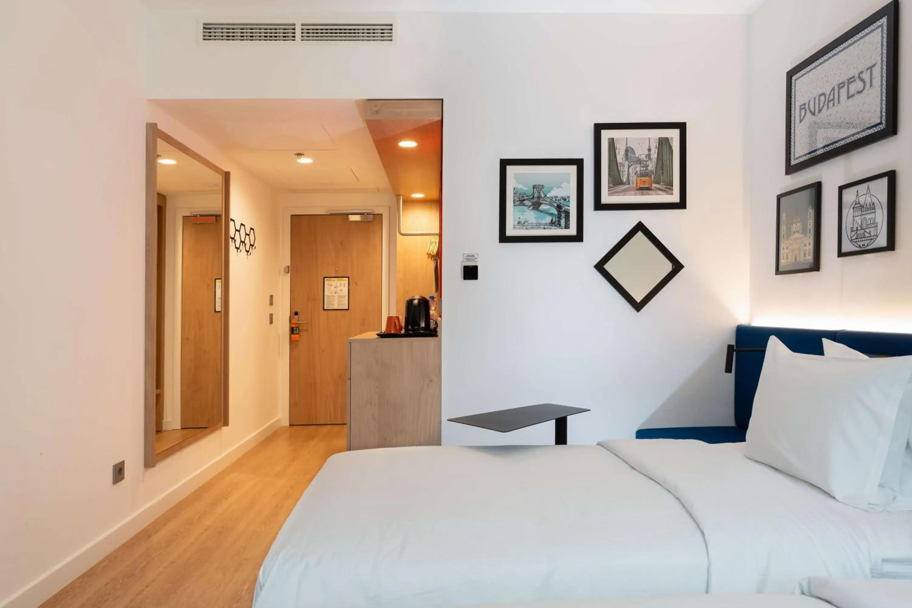 Twin Room in Hampton By Hilton Budapest City Centre Twin Room in Hampton By Hilton Budapest City Centre