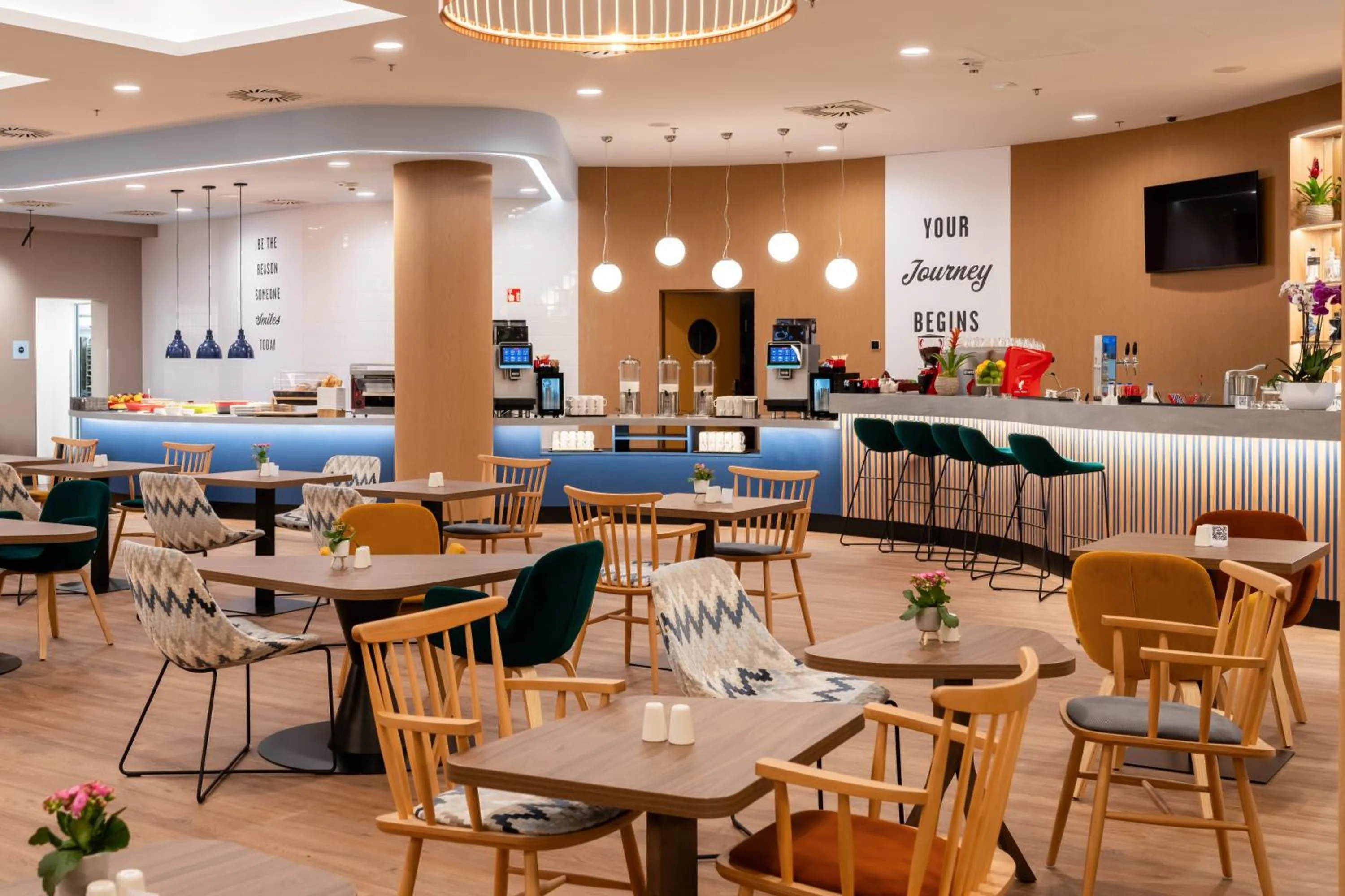 Restaurant/places to eat in Hampton By Hilton Budapest City Centre