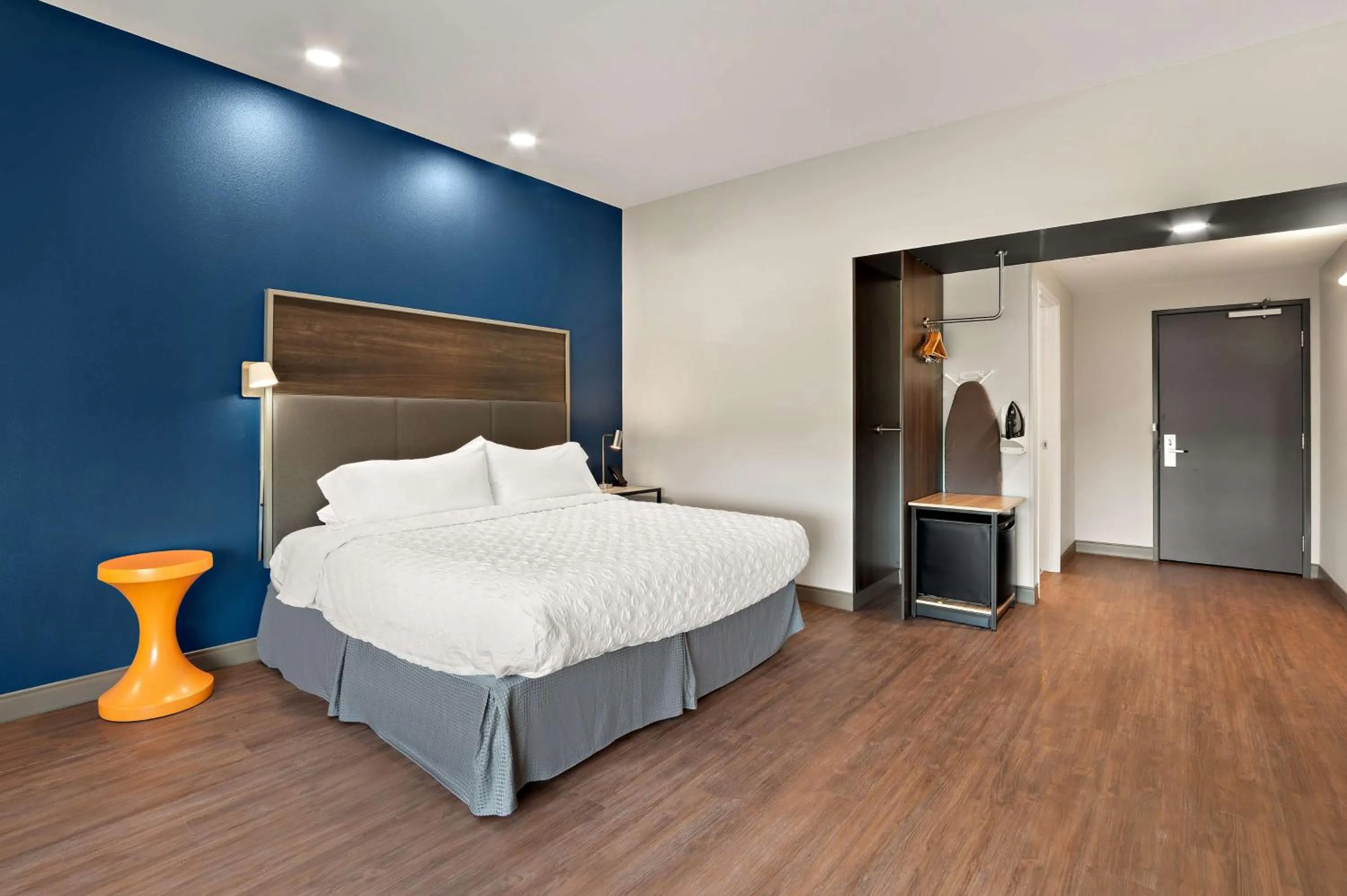 Bed in Tru By Hilton Santee