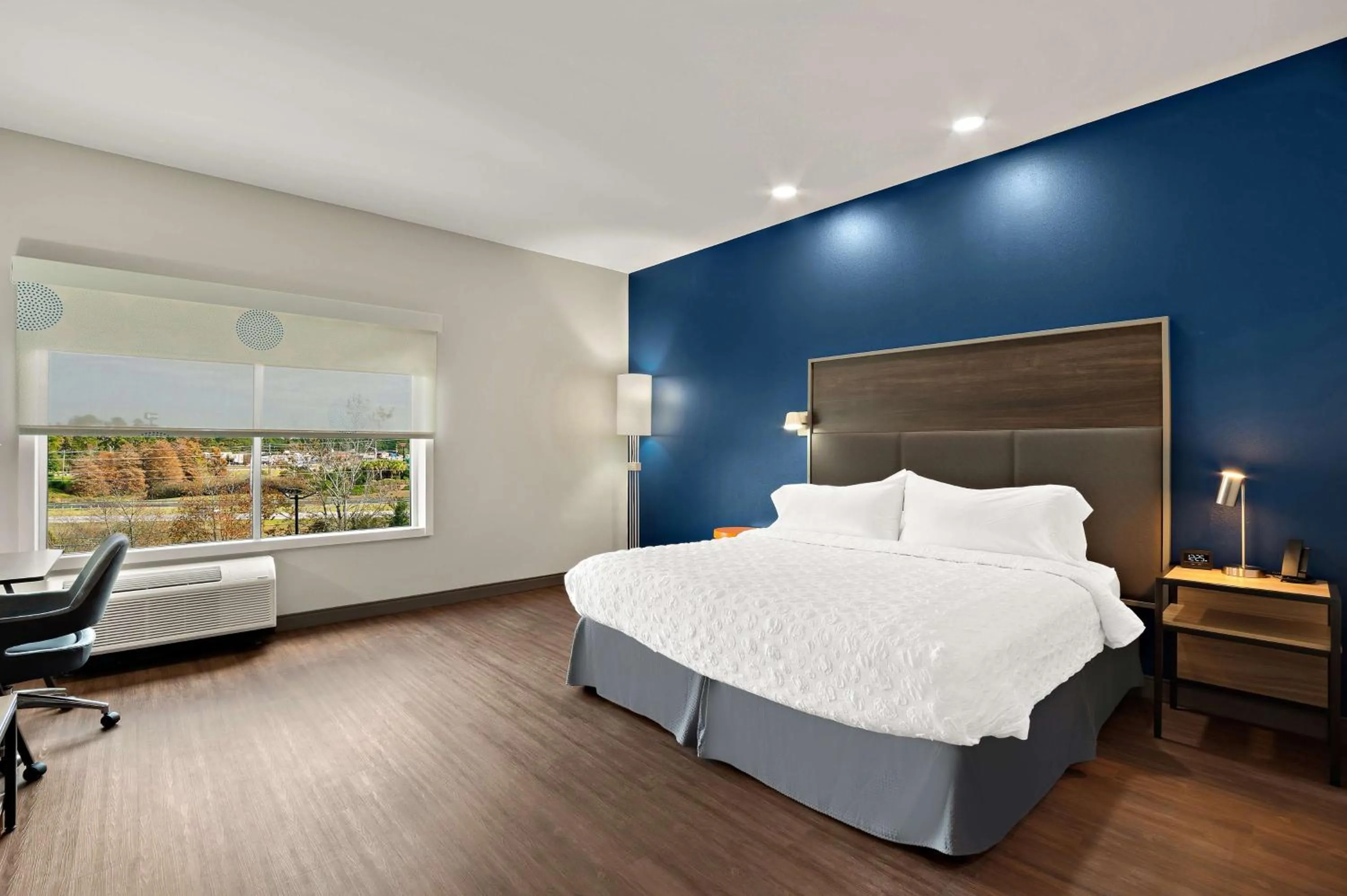 Bed in Tru By Hilton Santee