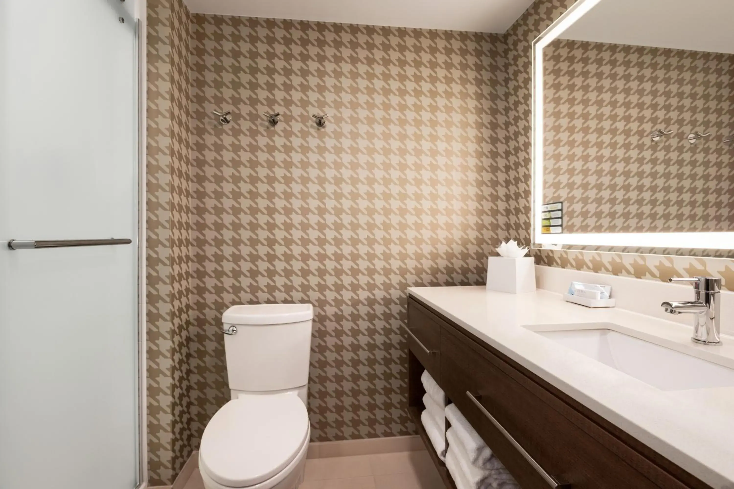 King Suite with Accessible Bathtub in Home2 Suites By Hilton Cheyenne King Suite with Accessible Bathtub in Home2 Suites By Hilton Cheyenne