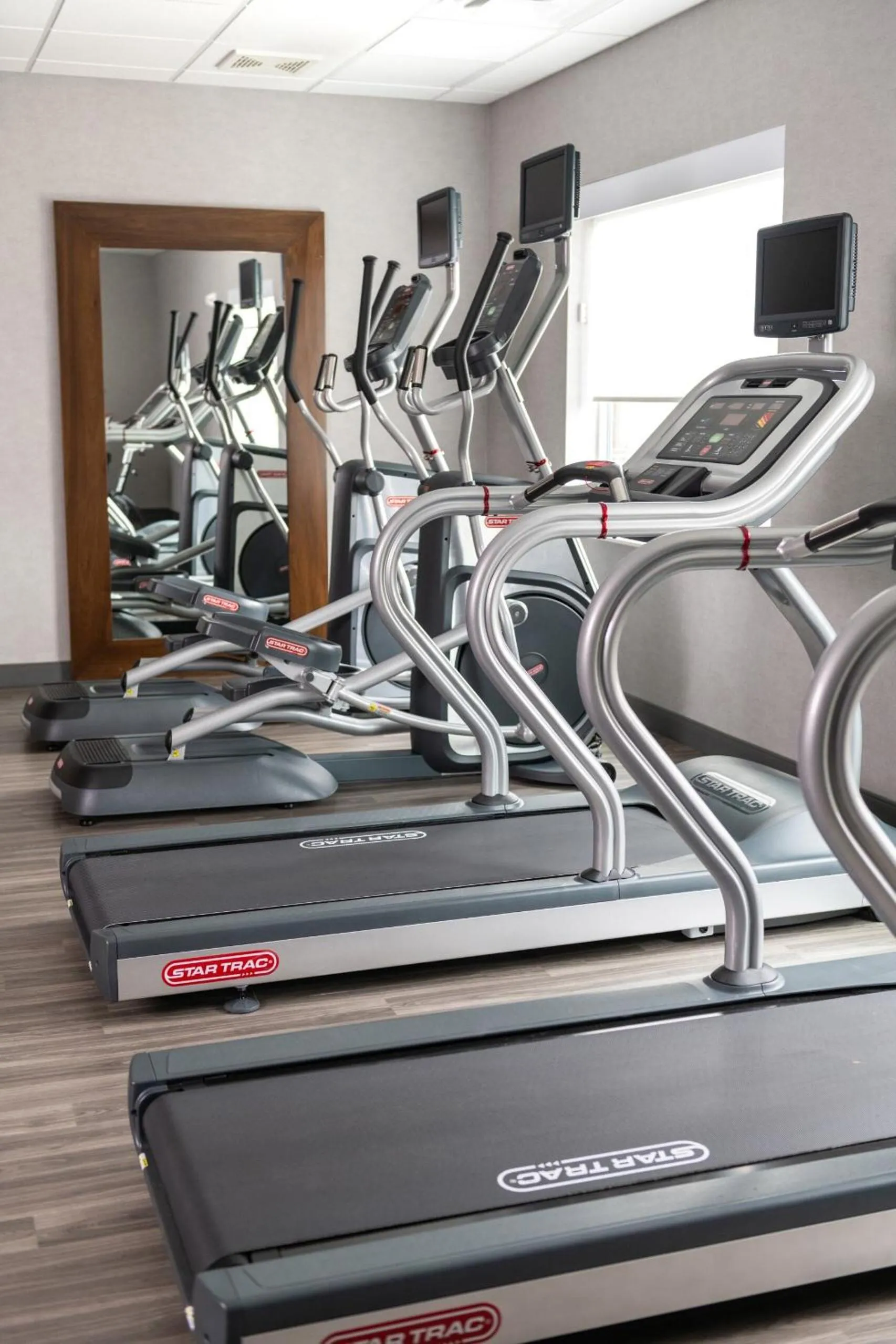 Fitness centre/facilities in Hampton Inn & Suites Somerset