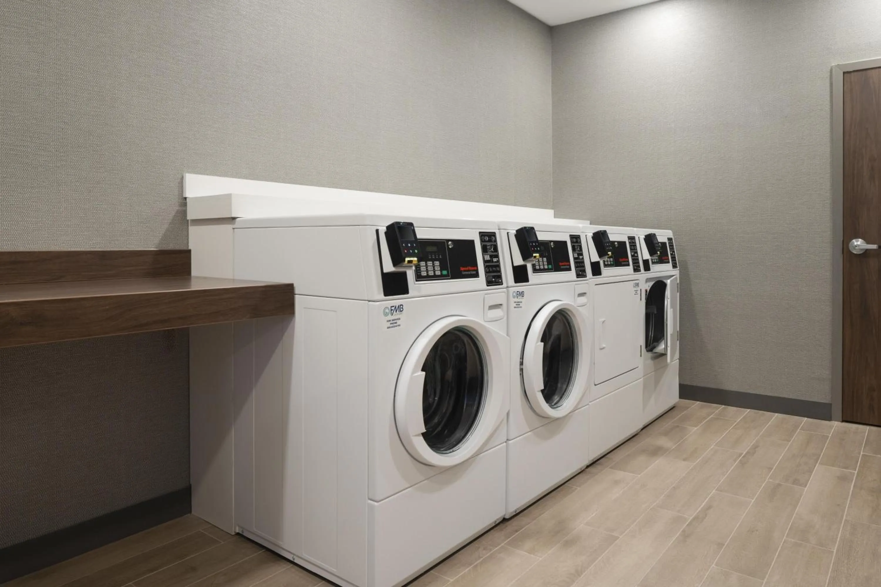 laundry in Hampton Inn & Suites Somerset