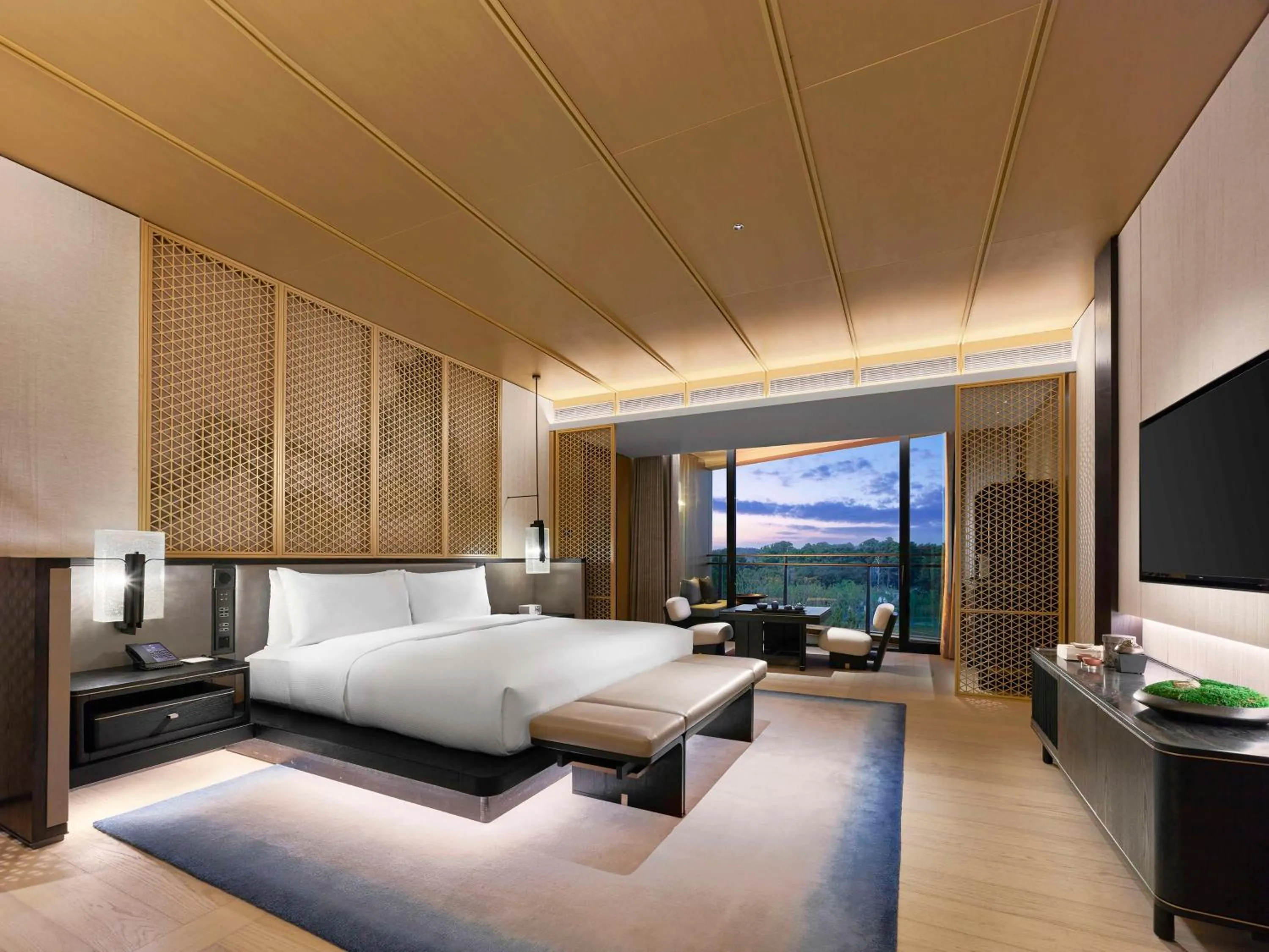 Bed in Hilton Nanjing Niushoushan