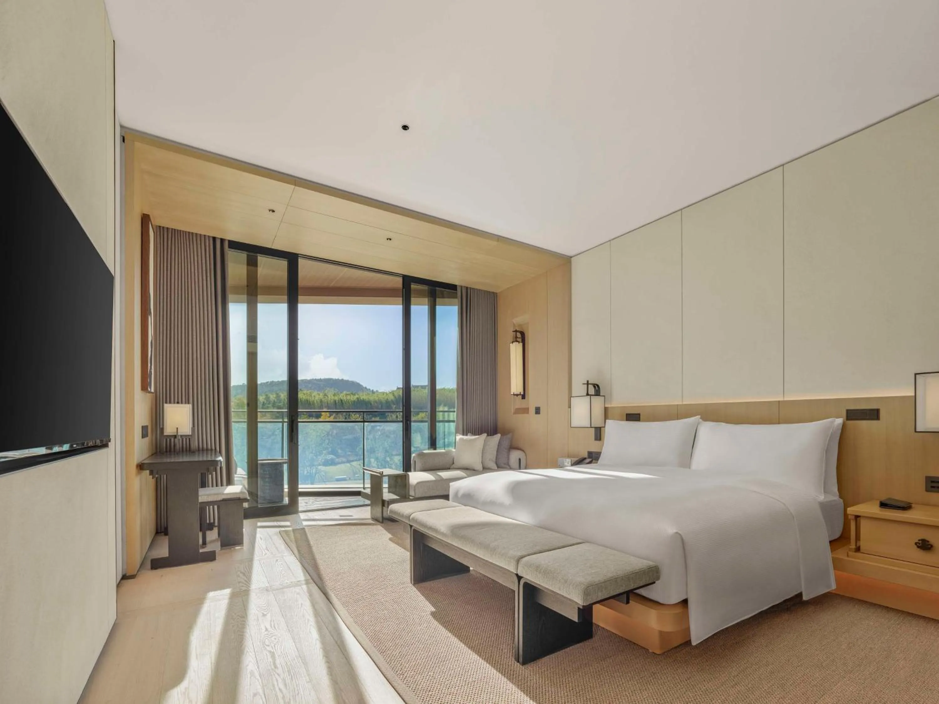 Bed in Hilton Nanjing Niushoushan