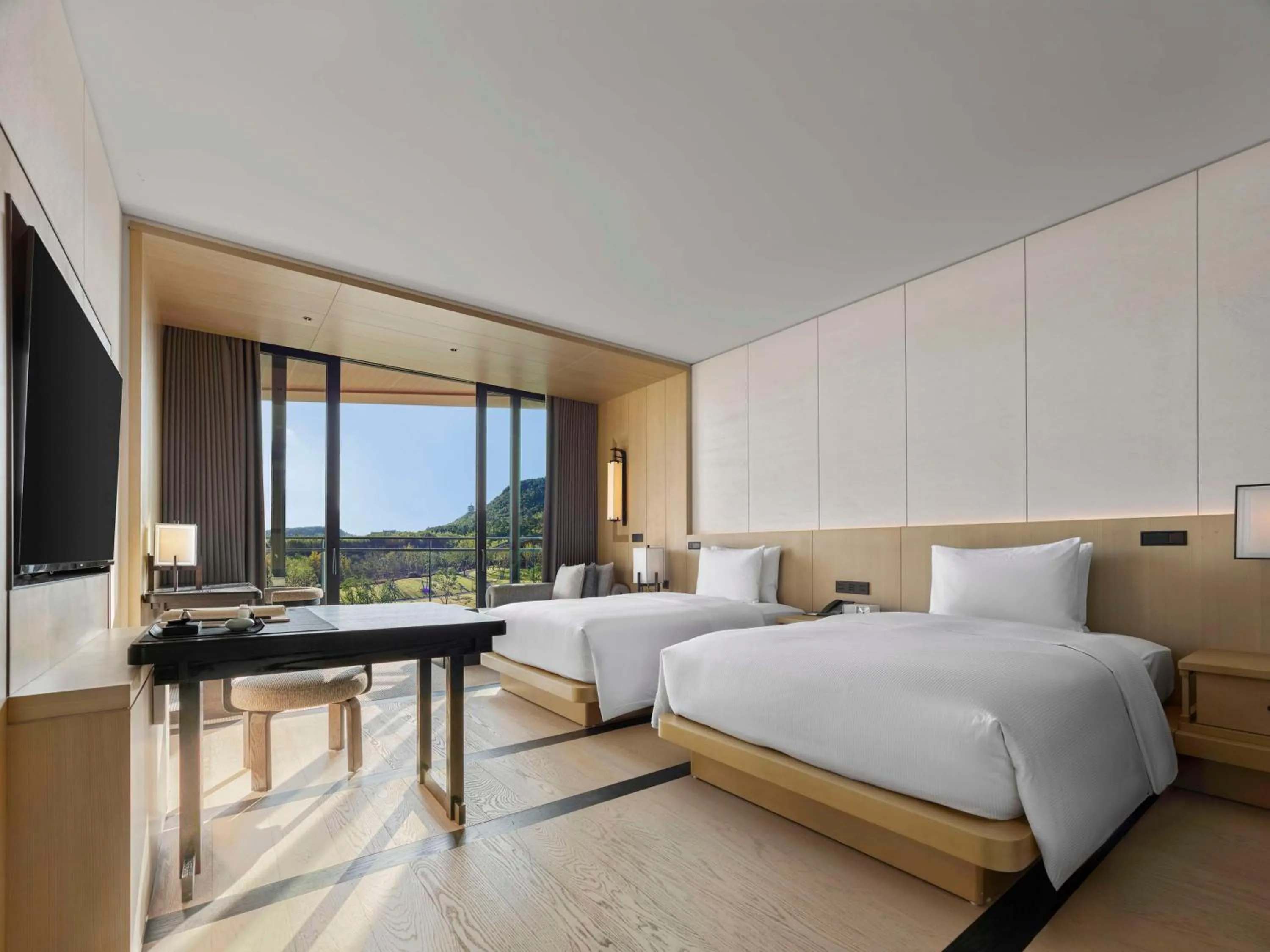 Bedroom, Bed in Hilton Nanjing Niushoushan