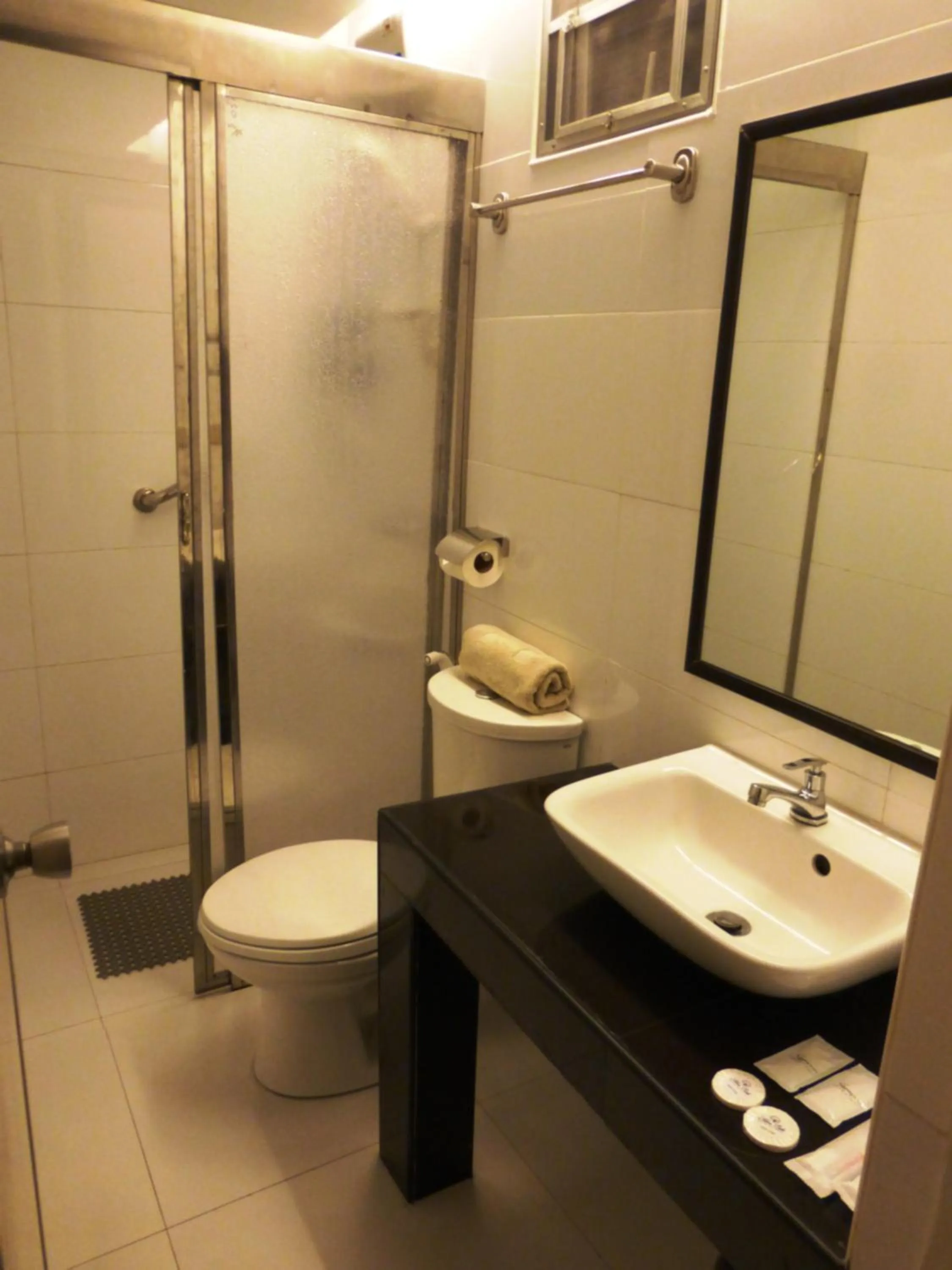 Bathroom in Silver Oaks Suites & Hotel