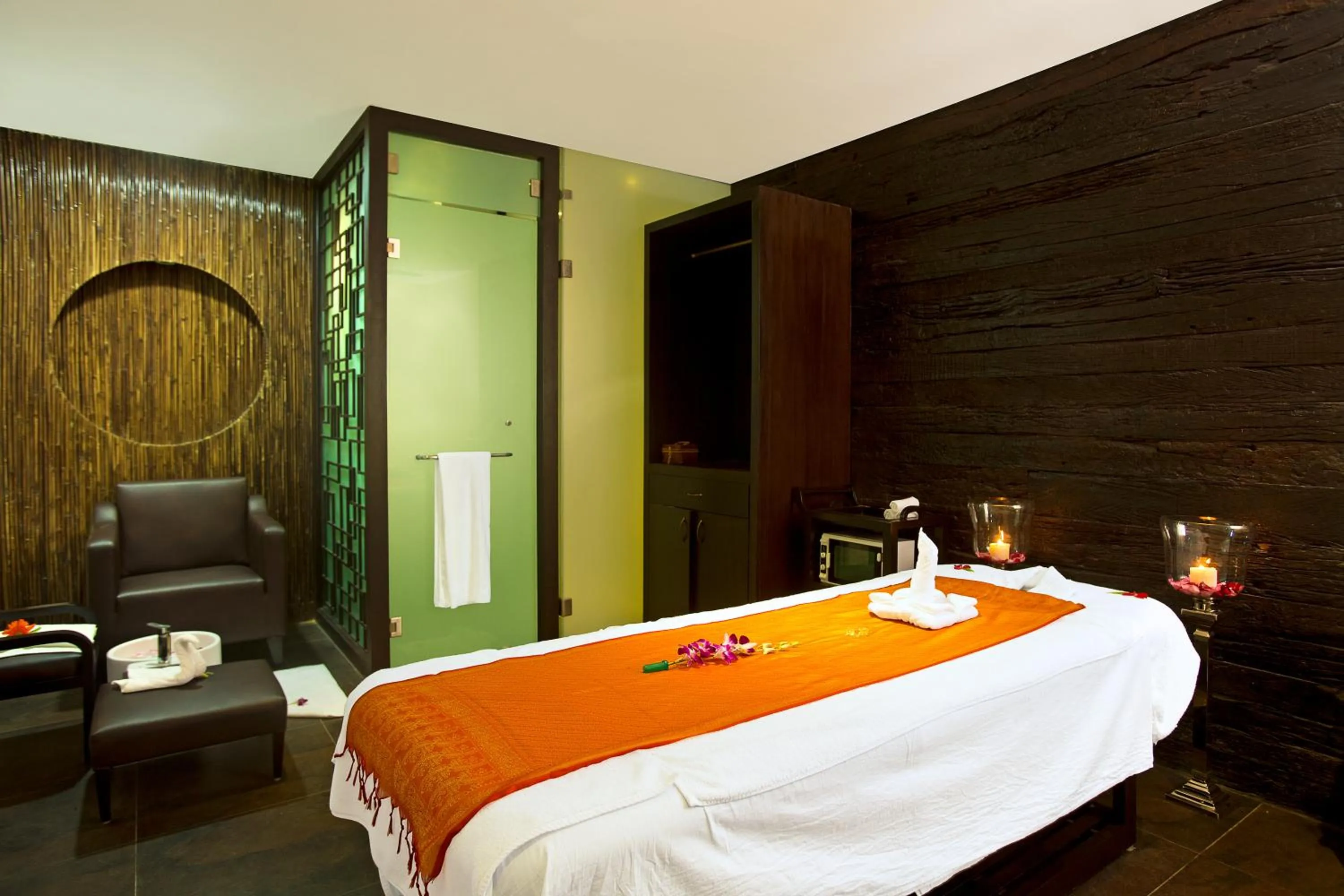 Massage, Bed in The Deltin