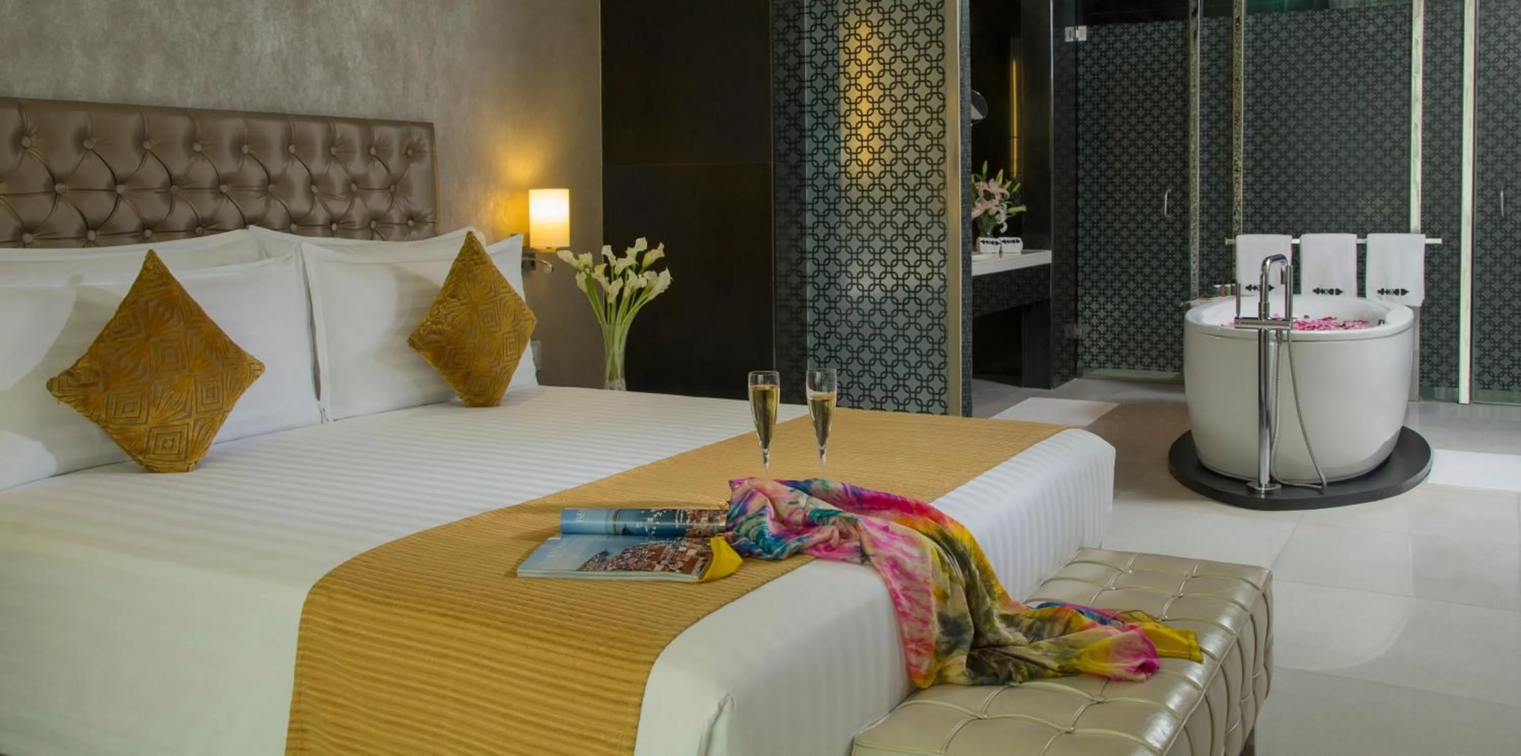 Bedroom, Bed in The Deltin