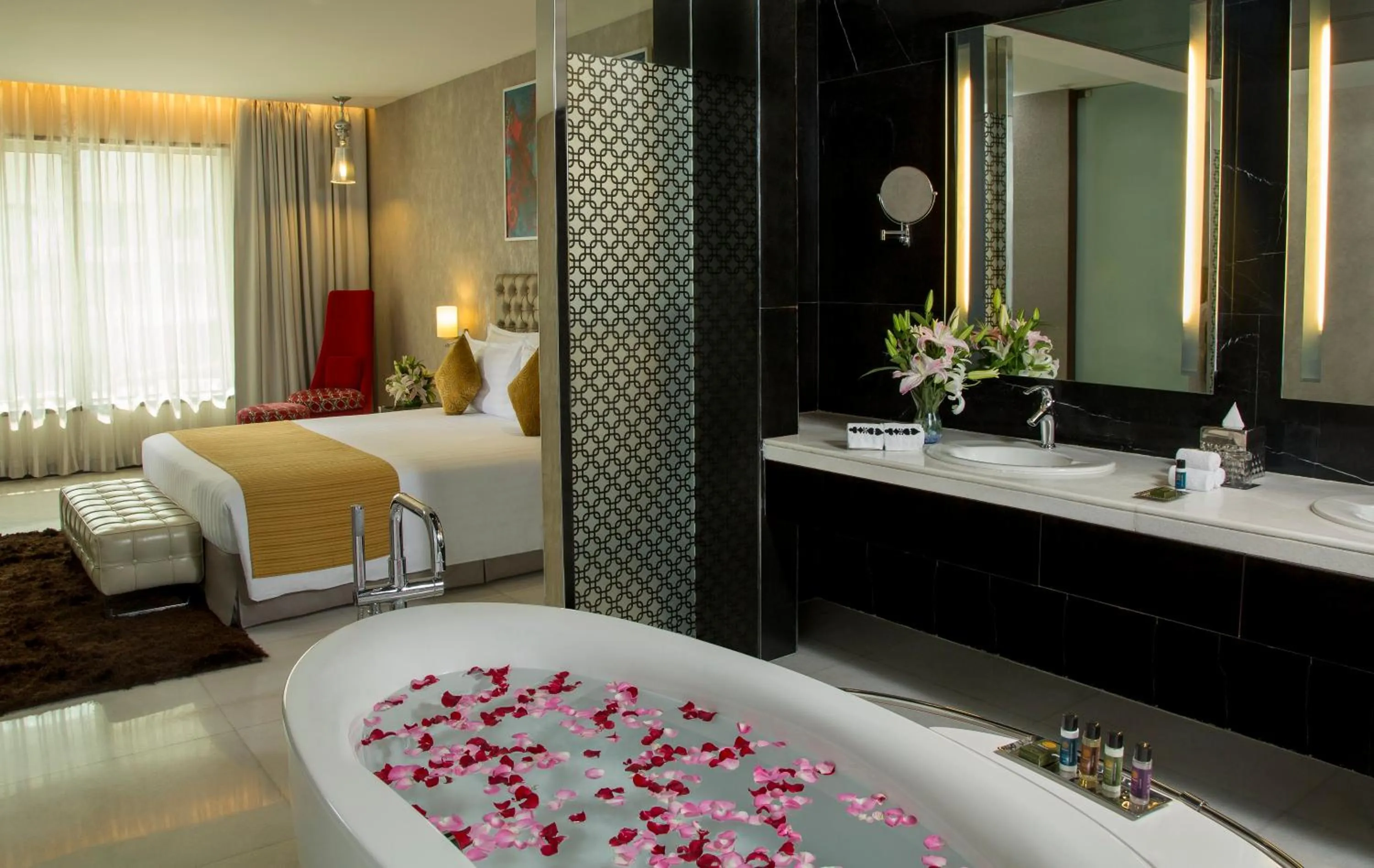 Bathroom, Bed in The Deltin