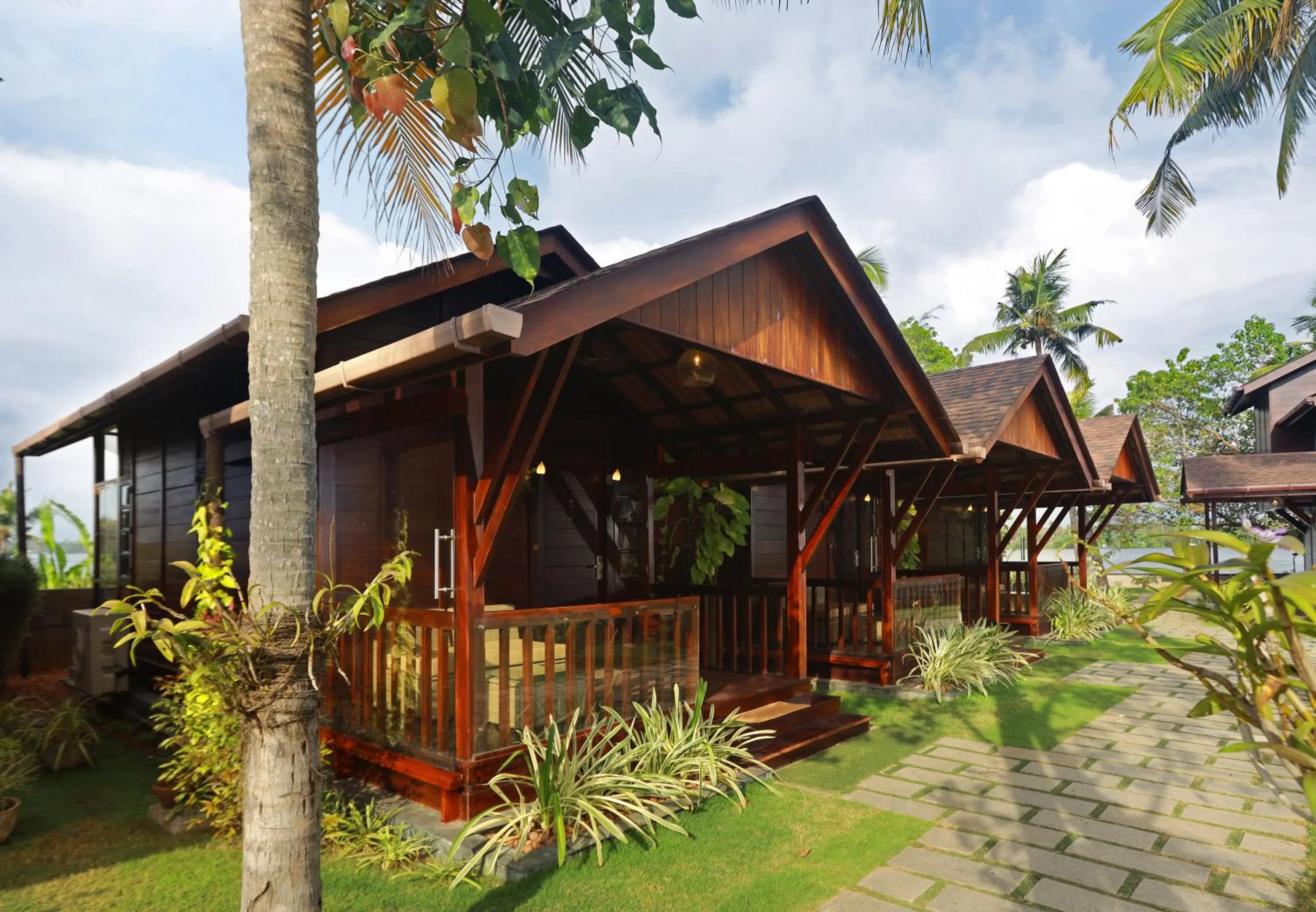 Facade/entrance in Maliekal Heritance Cherai Beach Cochin