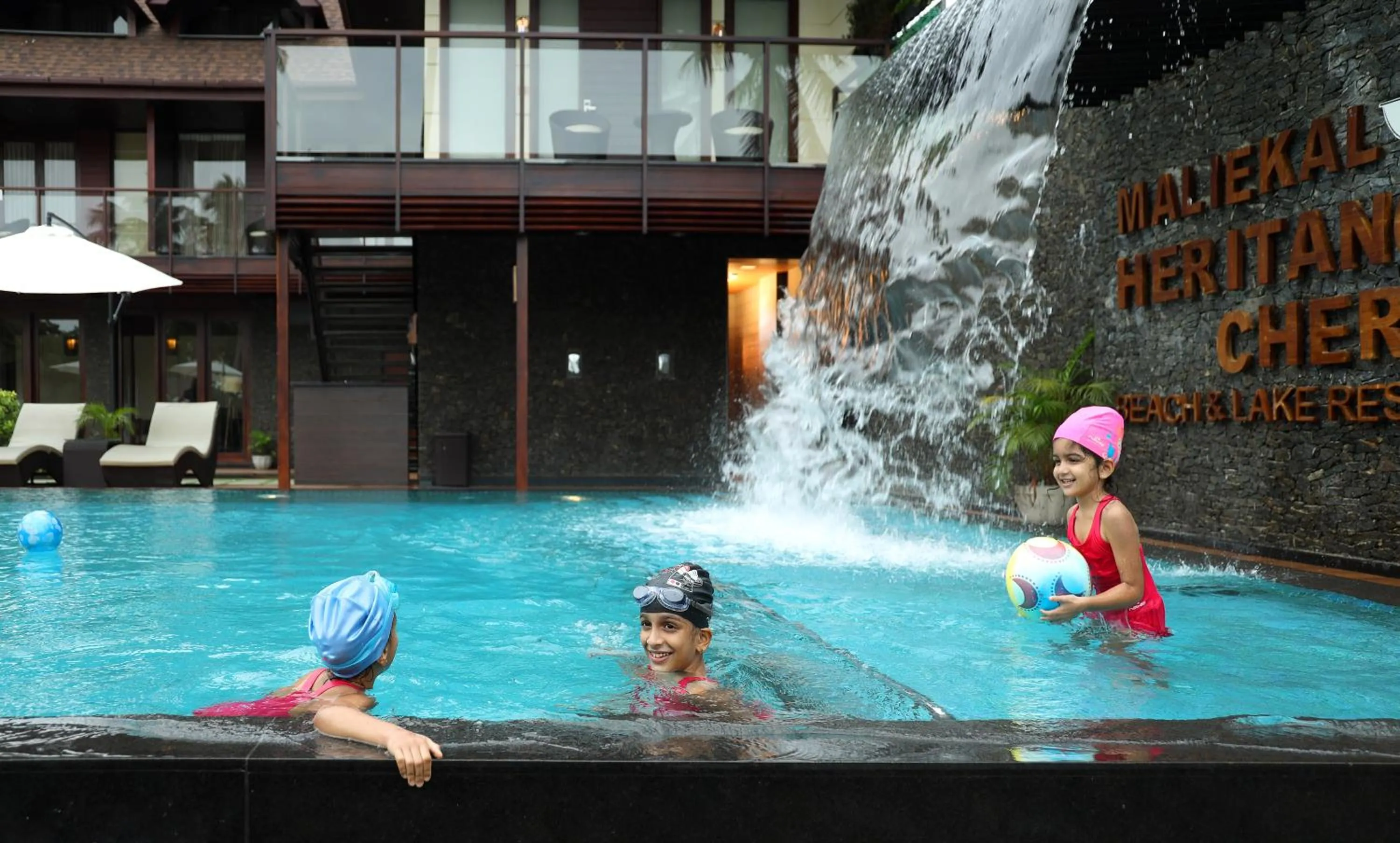 Swimming pool in Maliekal Heritance Cherai Beach Cochin