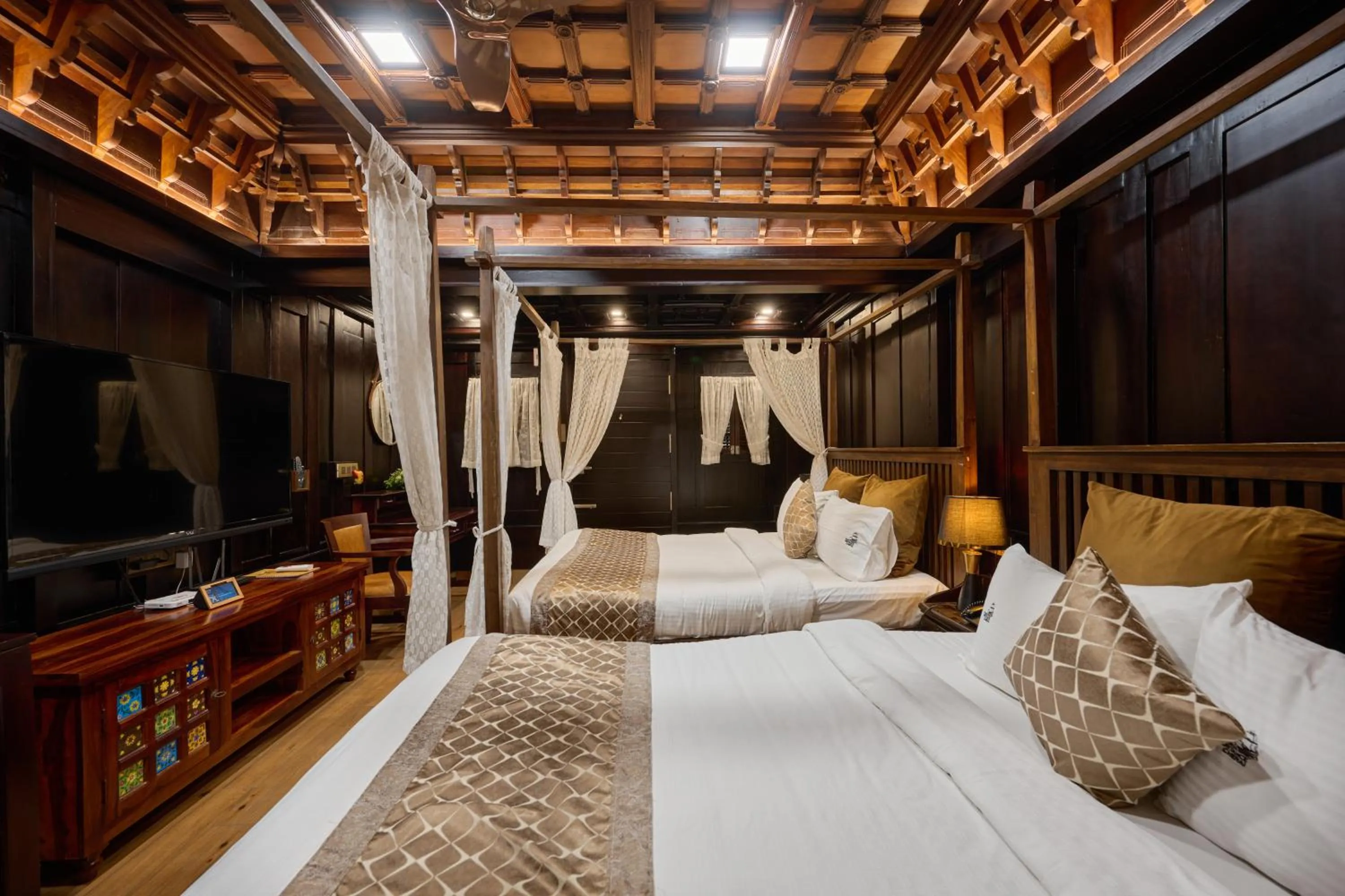 Bed in Maliekal Heritance Cherai Beach Cochin