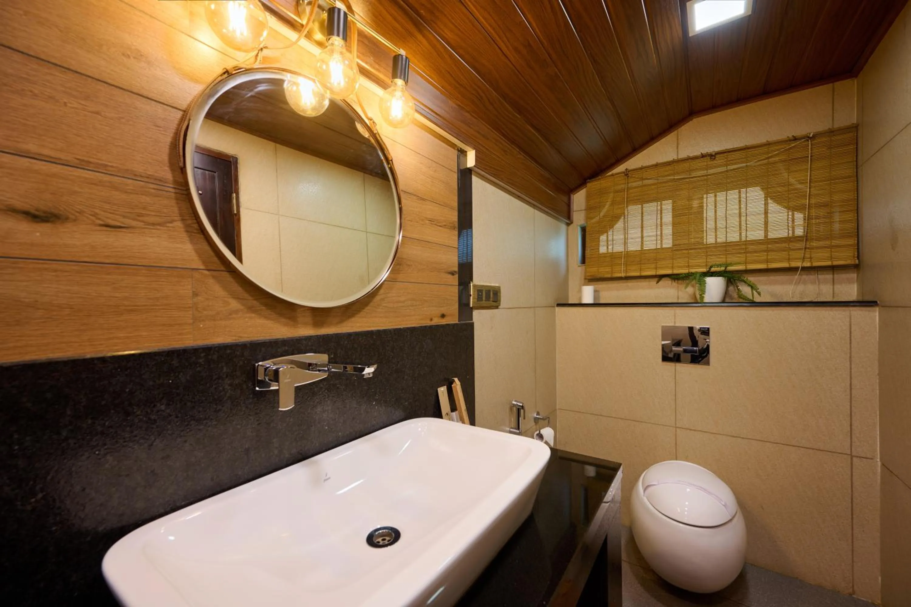 Shower in Maliekal Heritance Cherai Beach Cochin