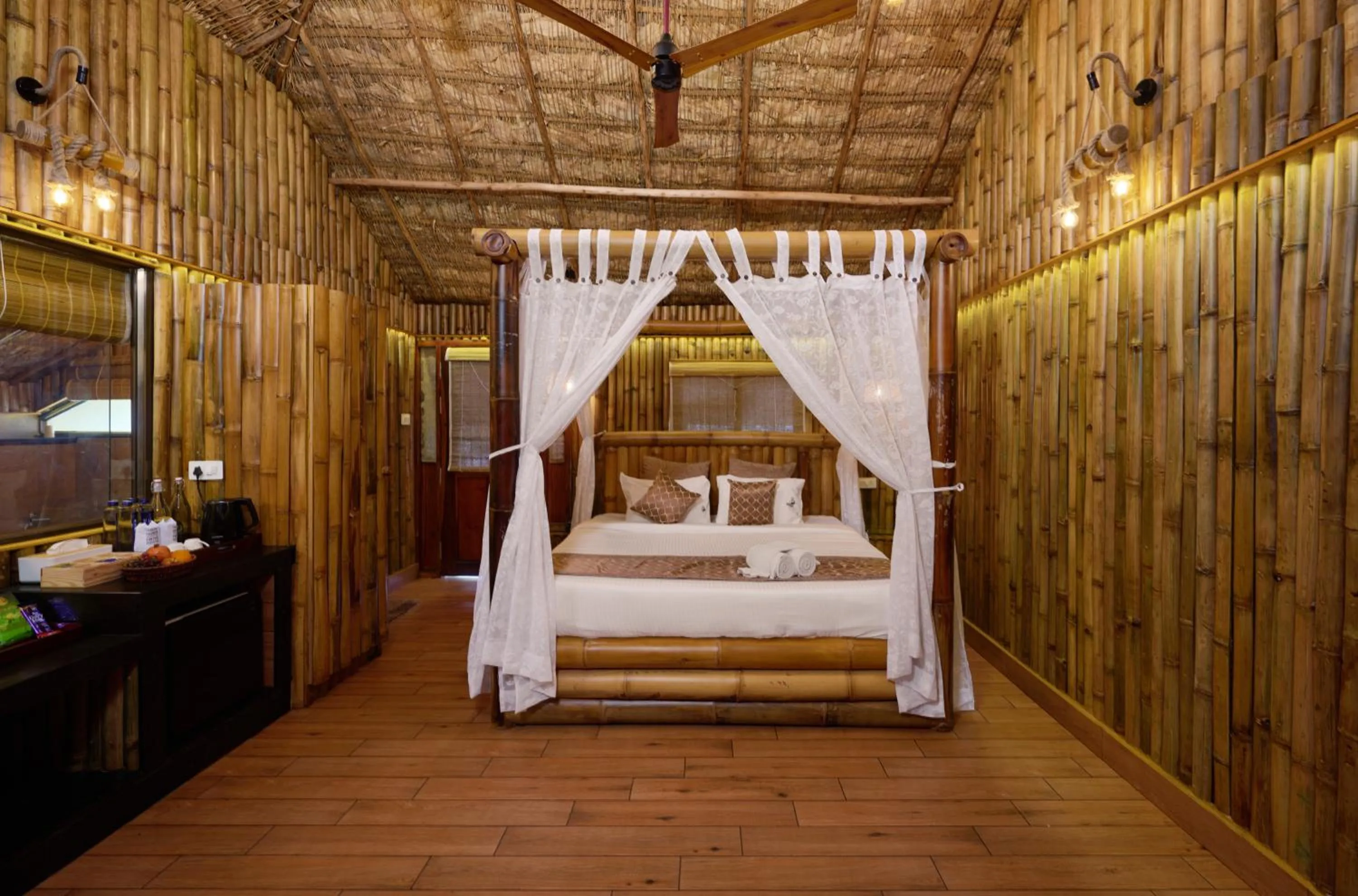 Bed in Maliekal Heritance Cherai Beach Cochin