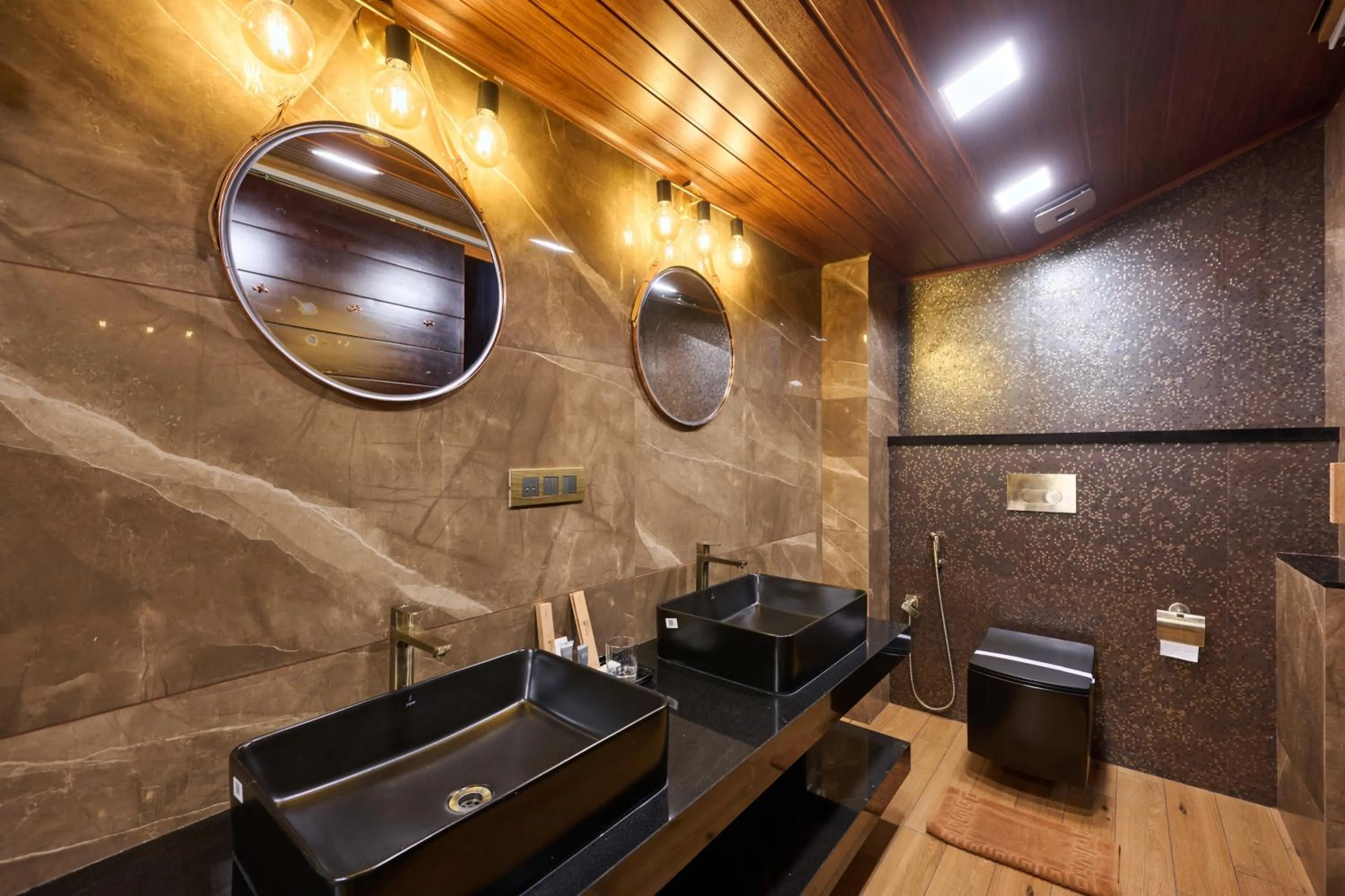 Bathroom in Maliekal Heritance Cherai Beach Cochin