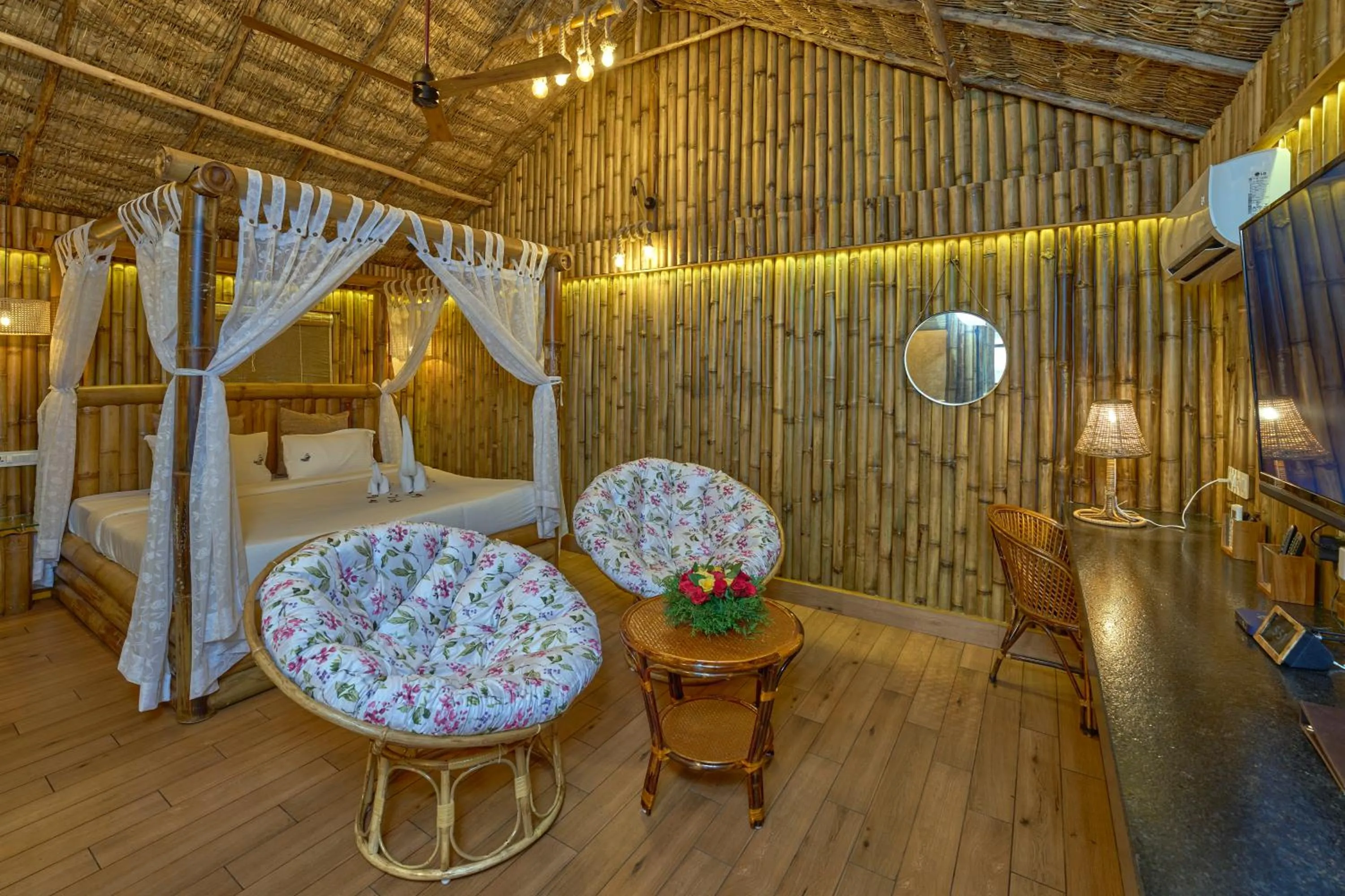 Bed in Maliekal Heritance Cherai Beach Cochin