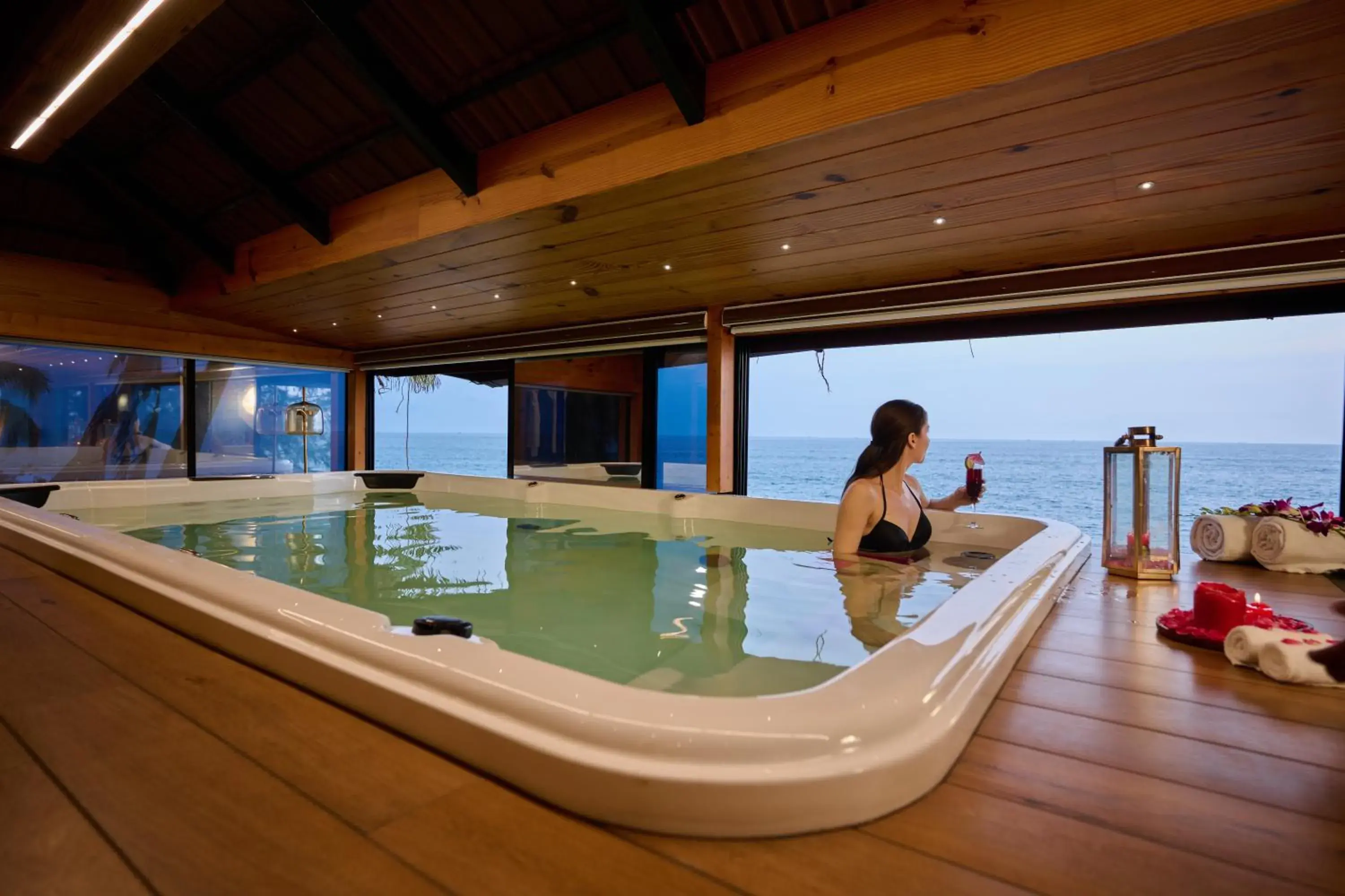 Infinity 360 beach view private Aqua Swim jacuzzi pool in Maliekal Heritance Cherai Beach Cochin Infinity 360 beach view private Aqua Swim jacuzzi pool in Maliekal Heritance Cherai Beach Cochin