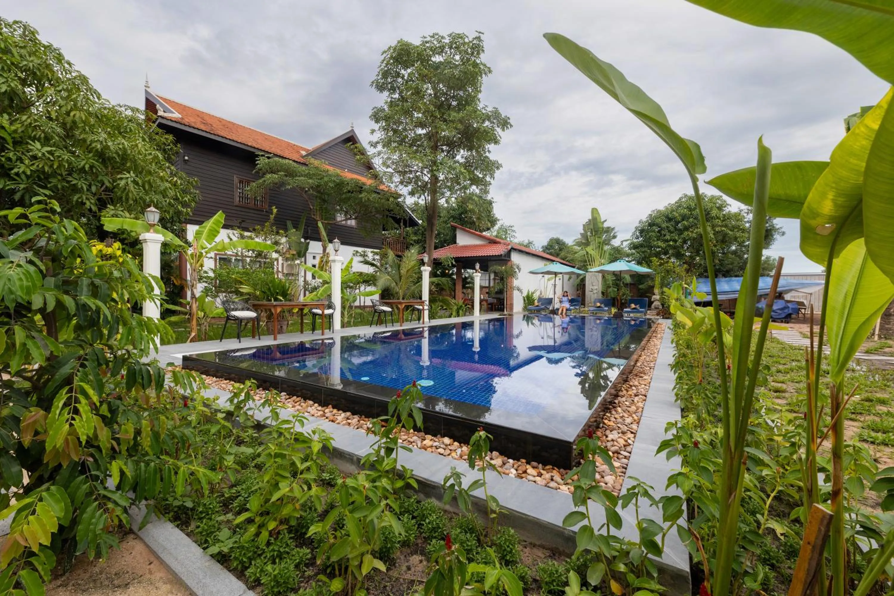 Swimming pool in Atoh's Maison
