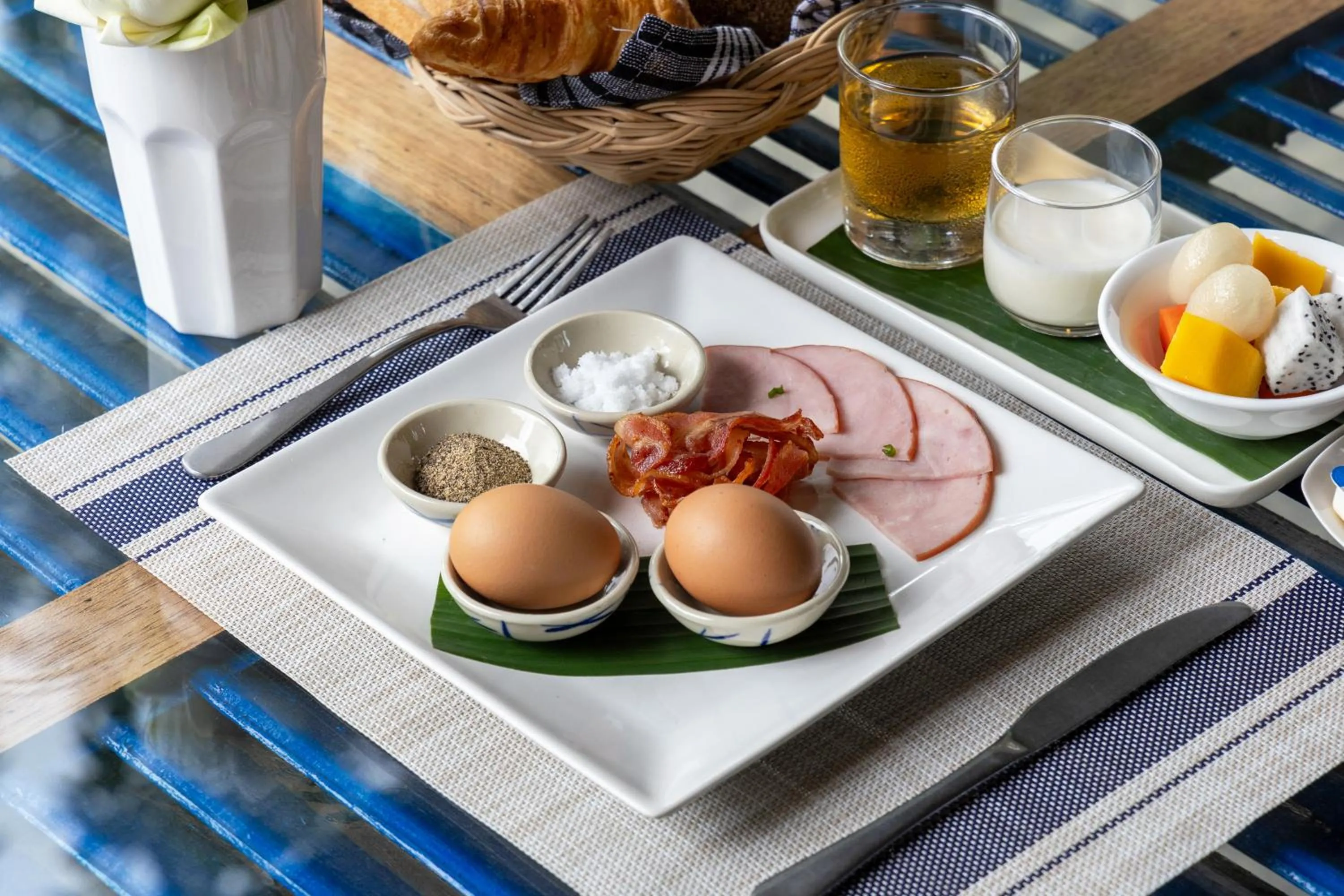 Breakfast in Atoh's Maison