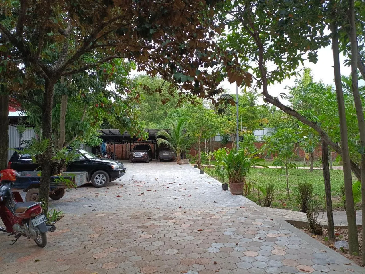 Parking in Atoh's Maison