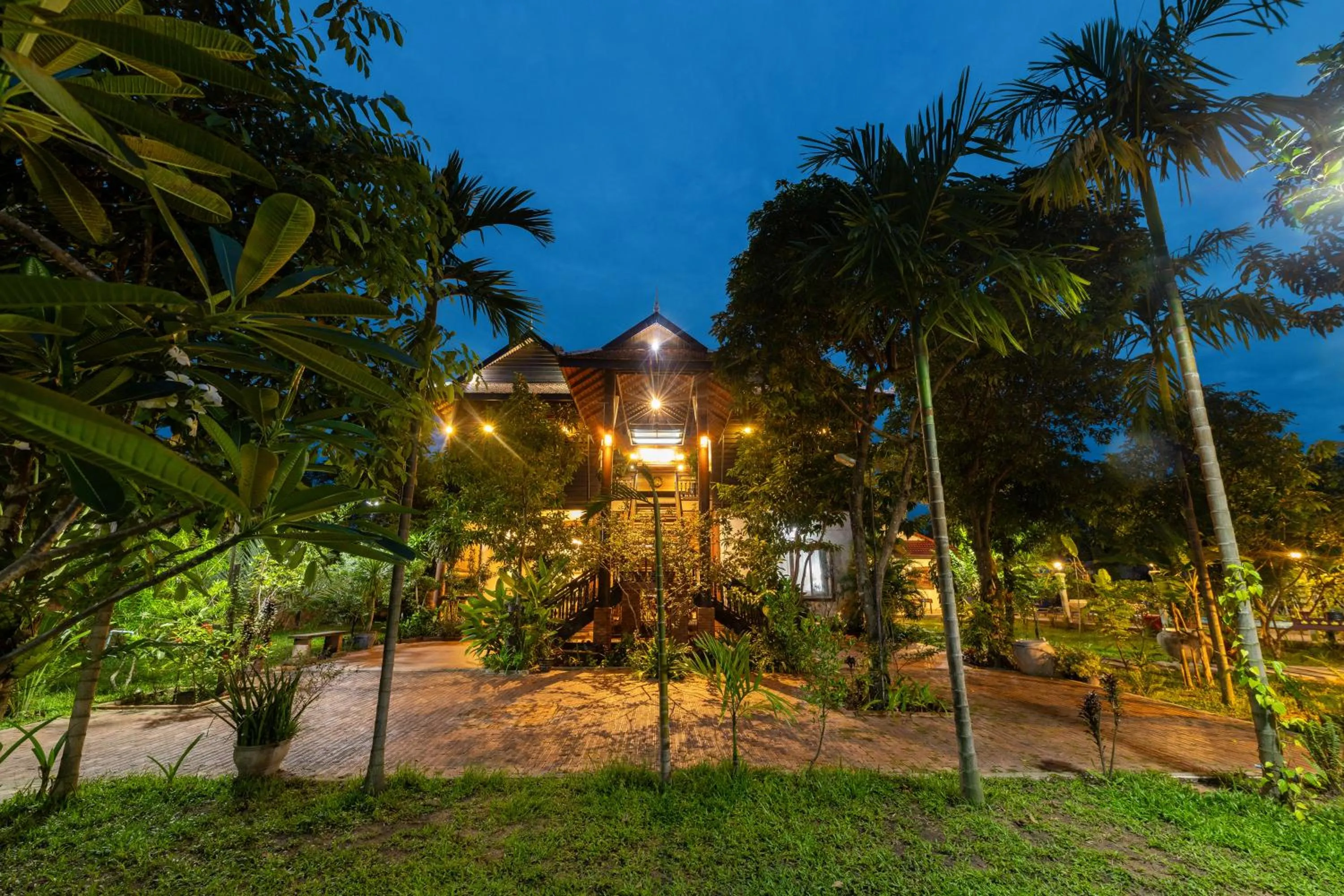 Property building in Atoh's Maison