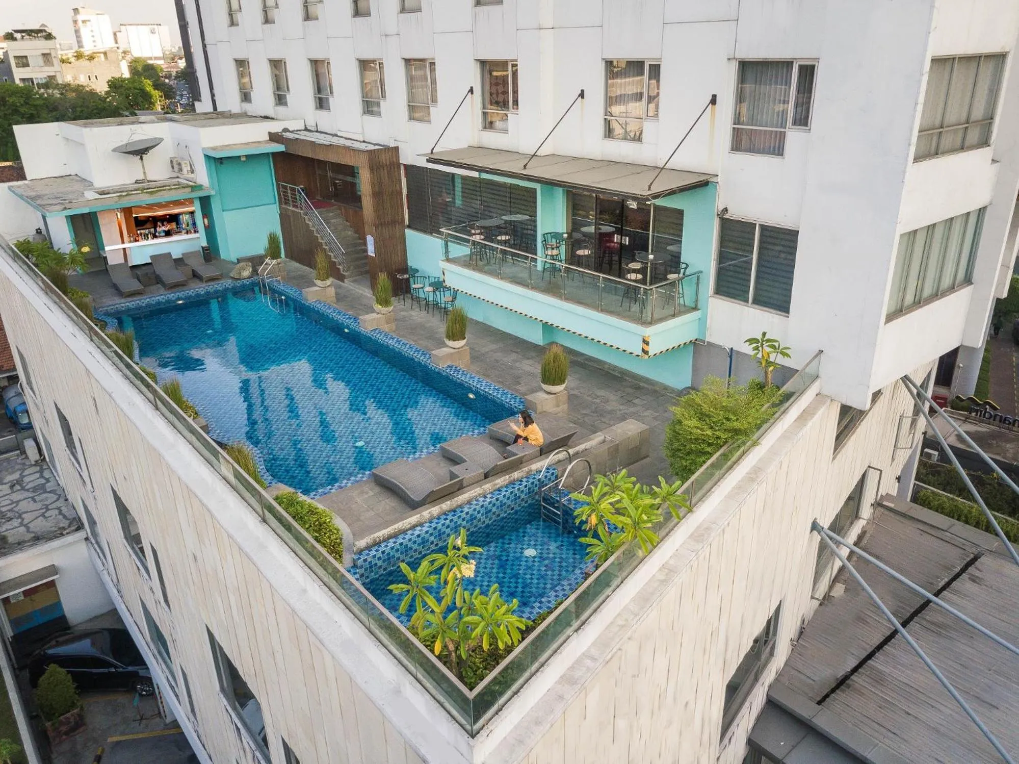 Swimming pool in CROWN PRINCE Hotel Surabaya Managed by Midtown Indonesia