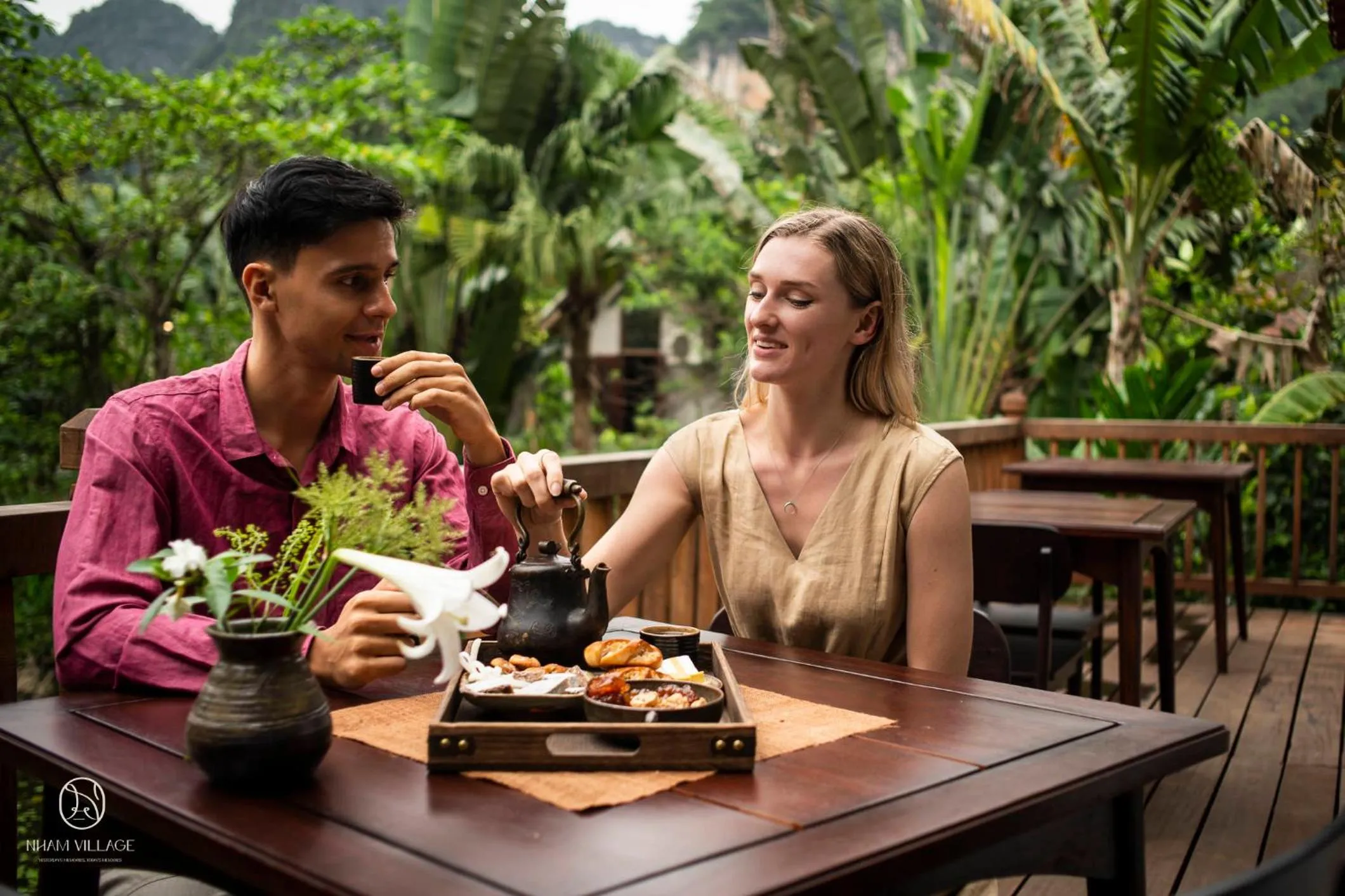 Restaurant/places to eat in Nham Village Resort