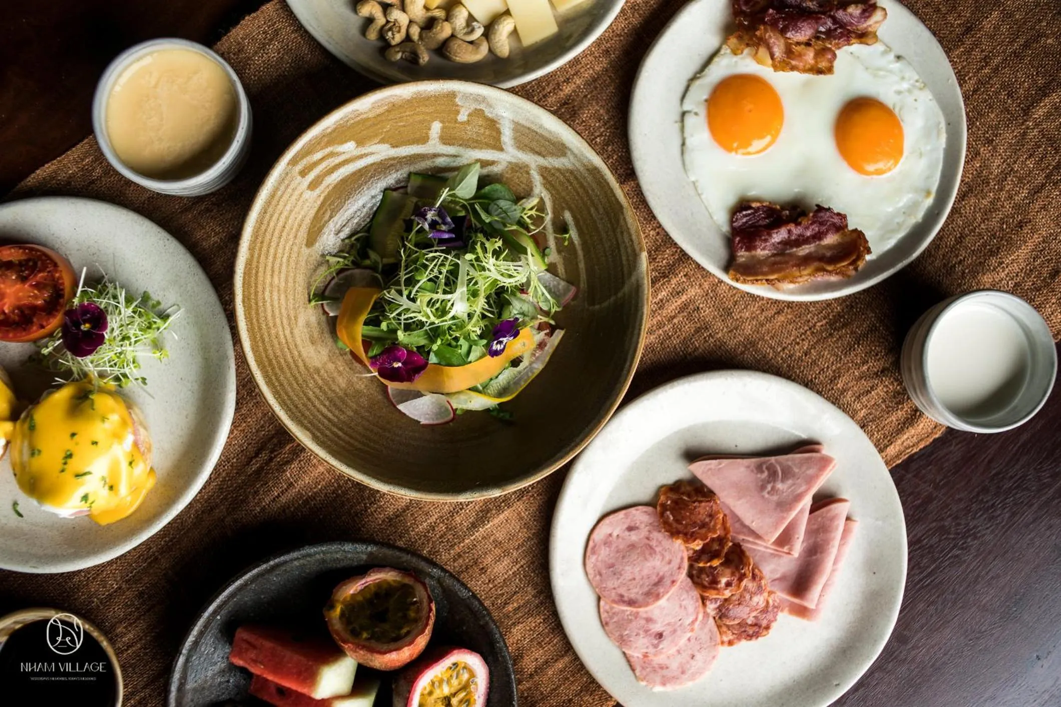 Restaurant/places to eat in Nham Village Resort