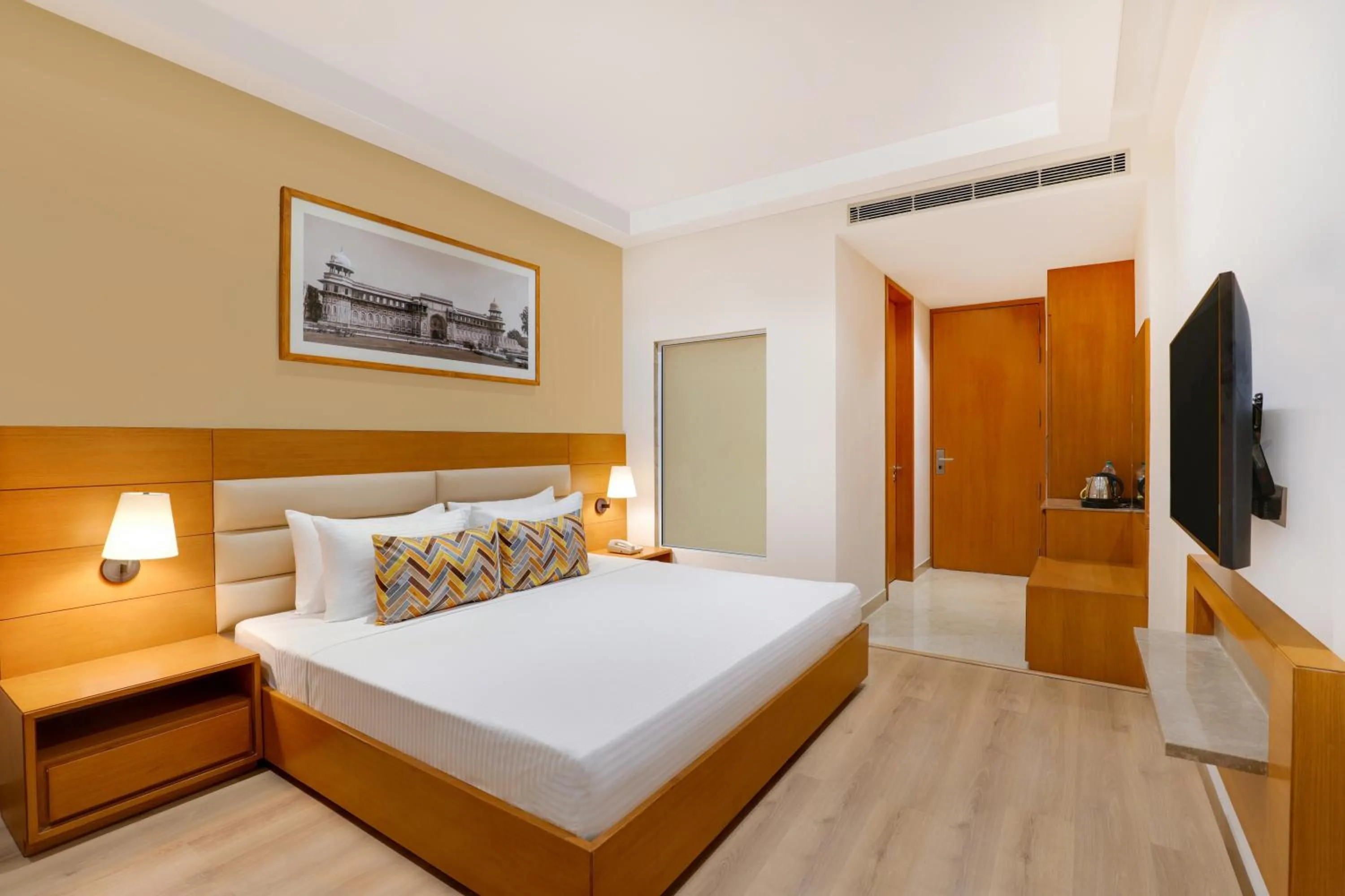 Bed in Lemon Tree Hotel Agra