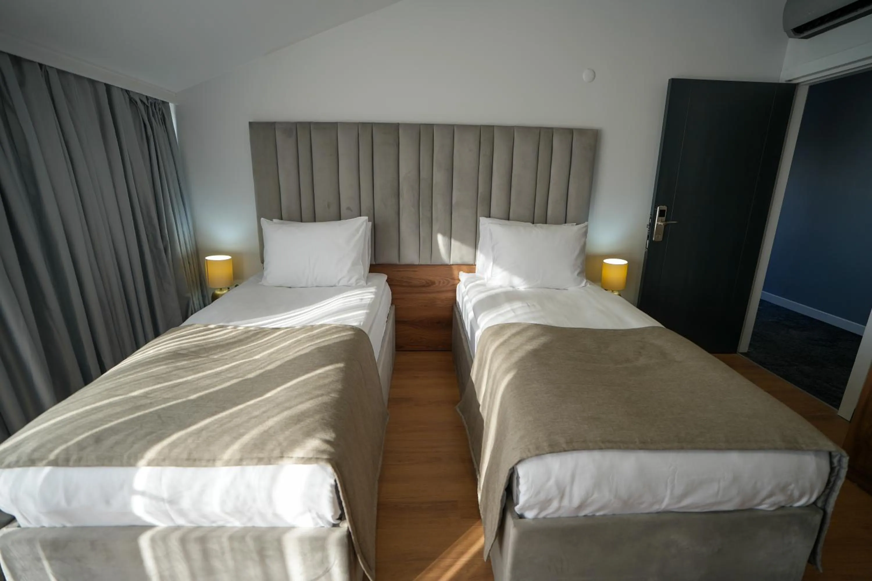 Photo of the whole room, Bed in Business Life Hotel Güneşli