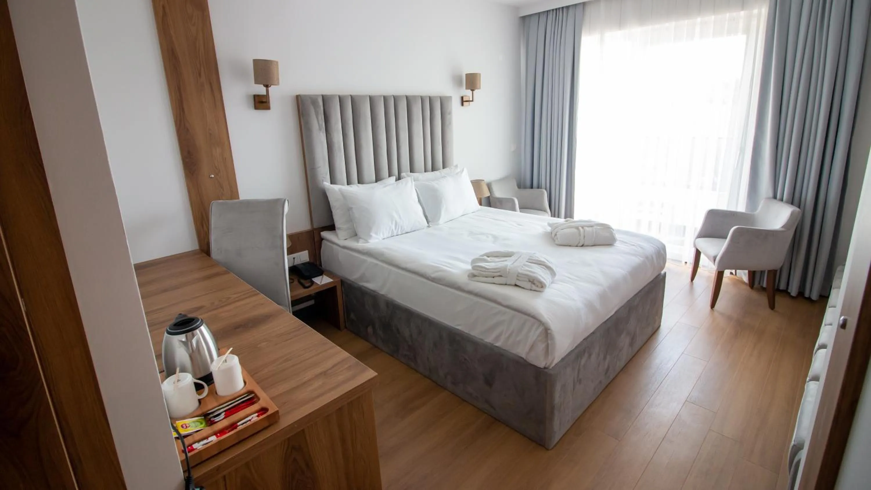 Photo of the whole room, Bed in Business Life Hotel Güneşli