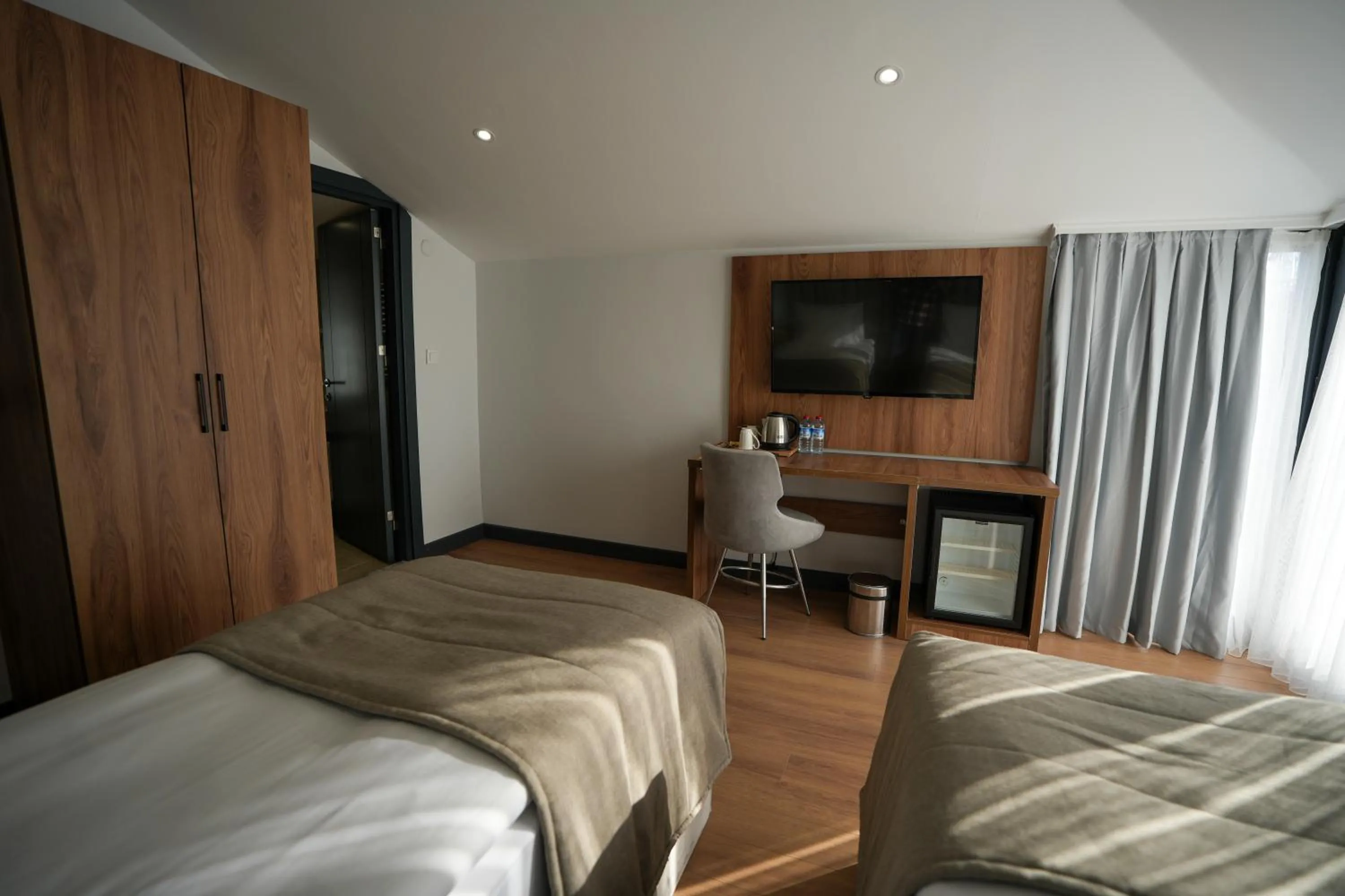Photo of the whole room, Bed in Business Life Hotel Güneşli