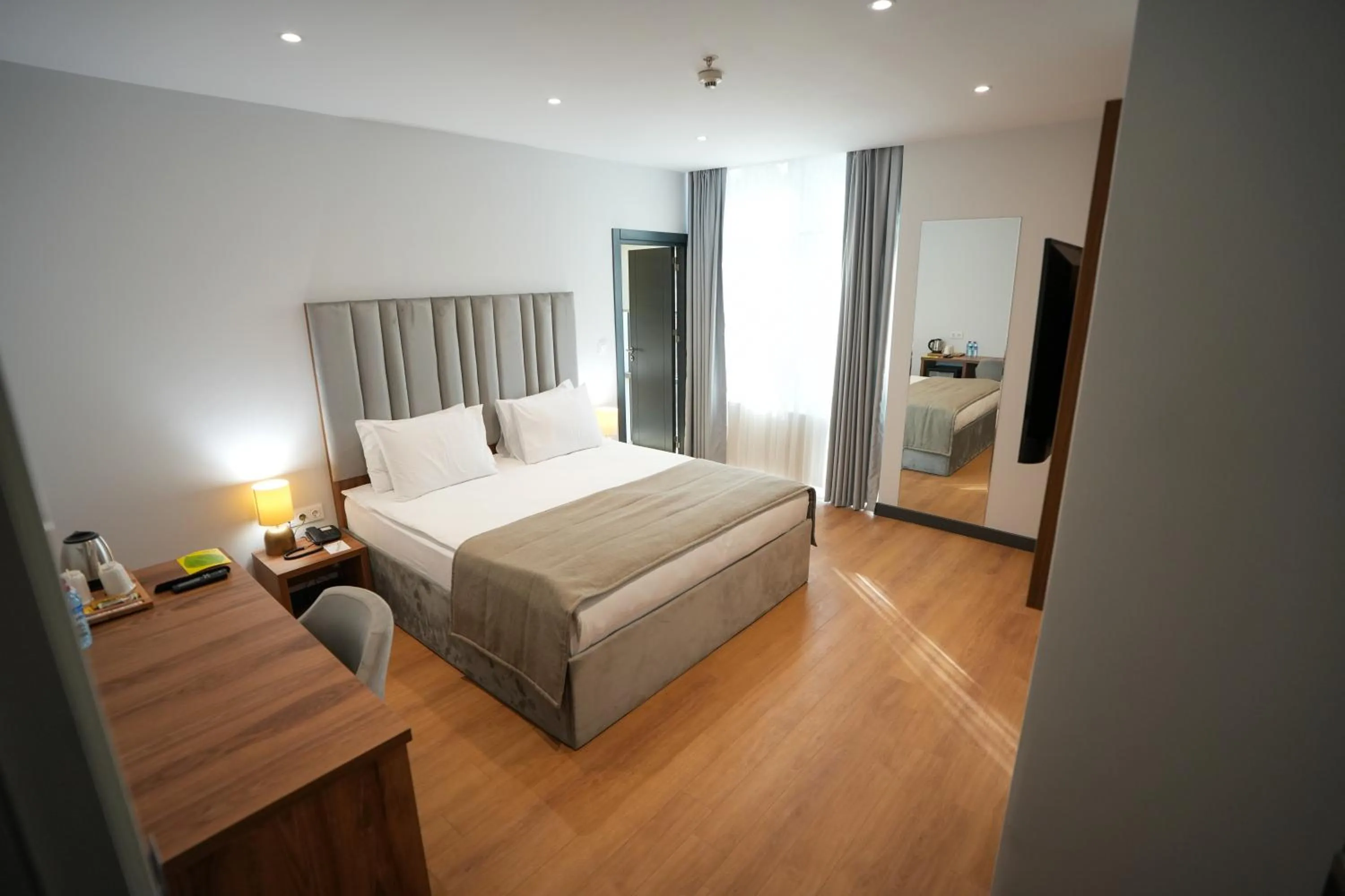 Photo of the whole room, Bed in Business Life Hotel Güneşli