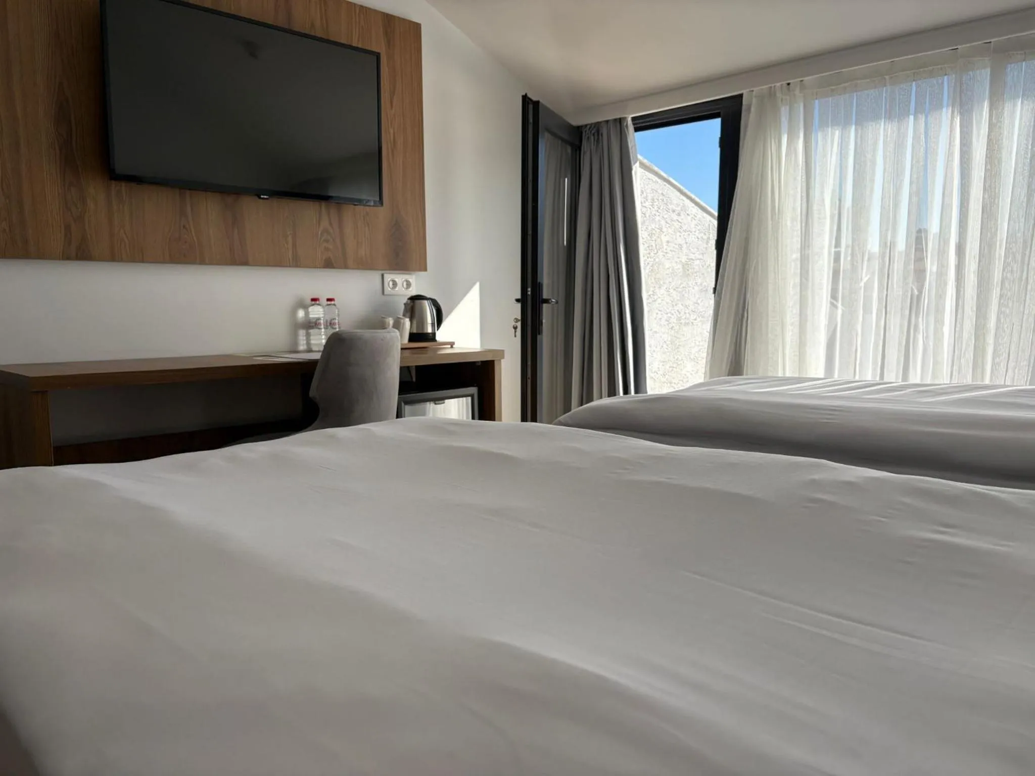 TV and multimedia, Bed in Business Life Hotel Güneşli